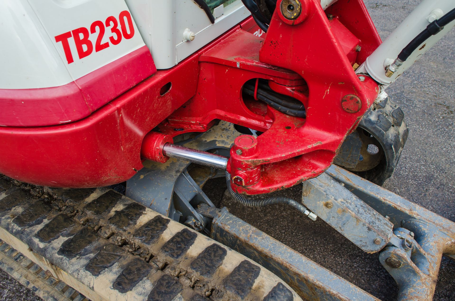 Takeuchi TB230 3 tonne rubber tracked mini excavator  Year: 2016 S/N: 23001324 Recorded Hours: - Image 15 of 21