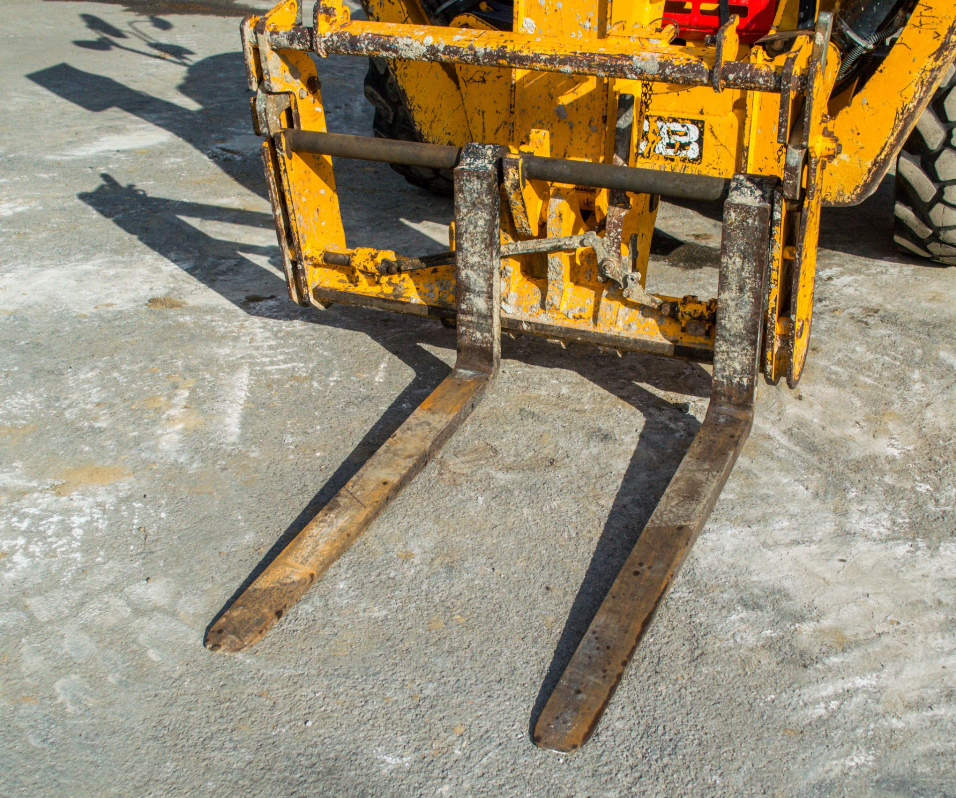 JCB 540 - 170 17 metre telescopic handler  Year: 2016 S/N: 2355441 Recorded Hours: 4940 Joystick - Image 9 of 25