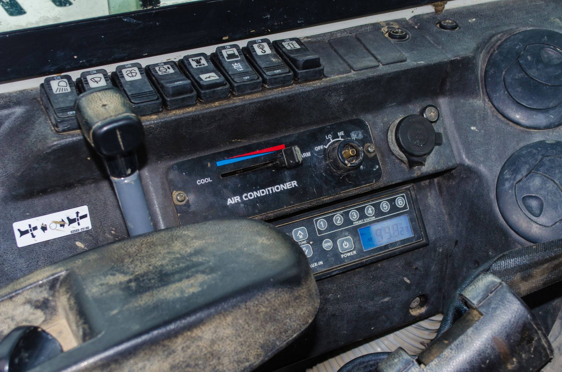 Takeuchi TB260 6 tonne rubber tracked midi excavator  Year: 2016 S/N: 126001565 Recorded Hours: 3163 - Image 19 of 23