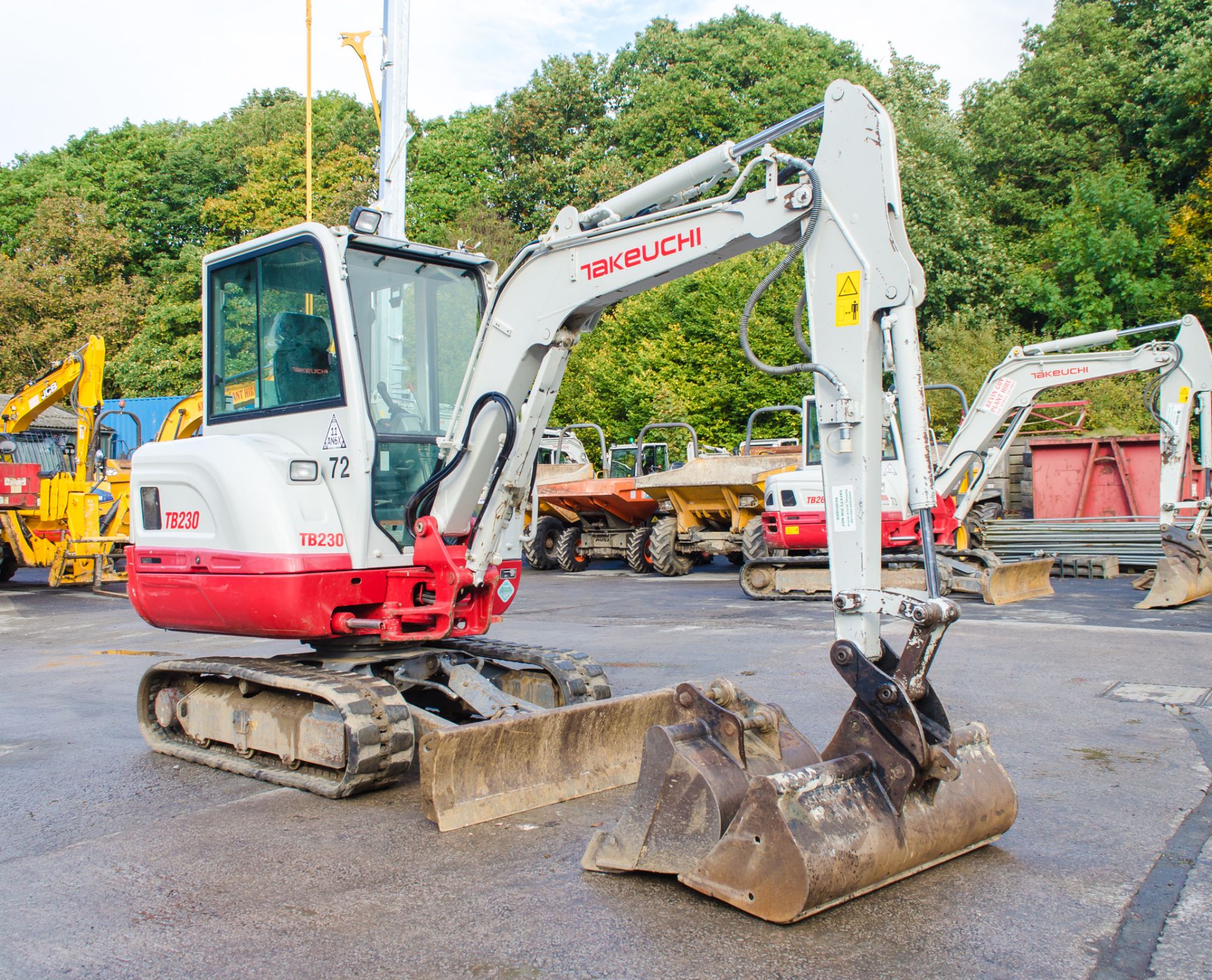 Takeuchi TB230 3 tonne rubber tracked mini excavator  Year: 2016 S/N: 23001324 Recorded Hours: - Image 2 of 21