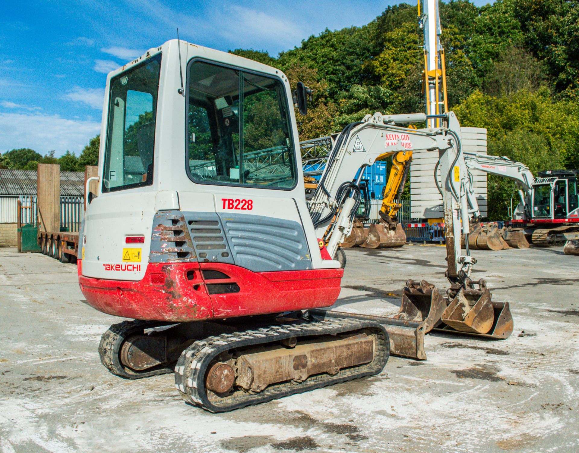 Takeuchi TB228 2.8 tonne rubber tracked mini excavator  Year: 2013 S/N: 22802670 Recorded Hours: Not - Image 4 of 20