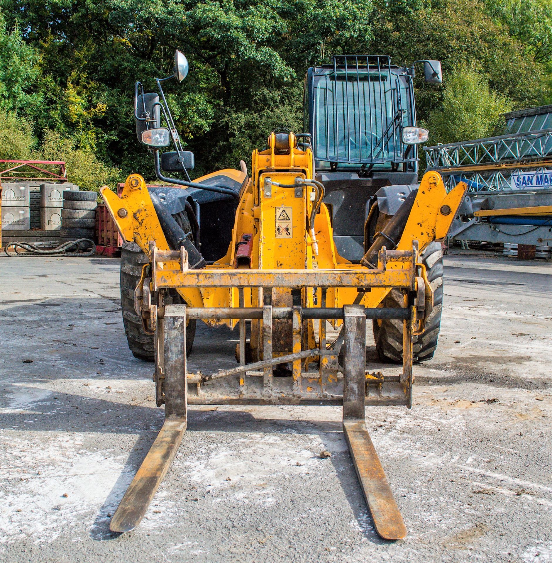 JCB 540 - 140 14 metre telescopic handler   Year: 2016 S/N: 2462658 Recorded Hours: 5434 Auxillary - Image 5 of 23