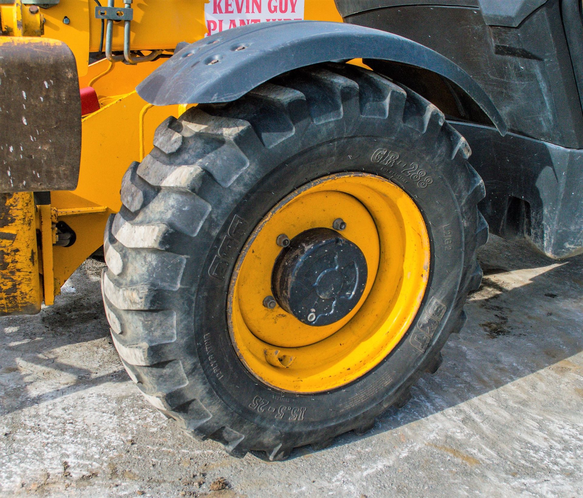 JCB 535 - 125 12.5 metre telescopic handler   Year: 2012 S/N: 2145750 Recorded Hours: 4051 Auxillary - Image 10 of 23