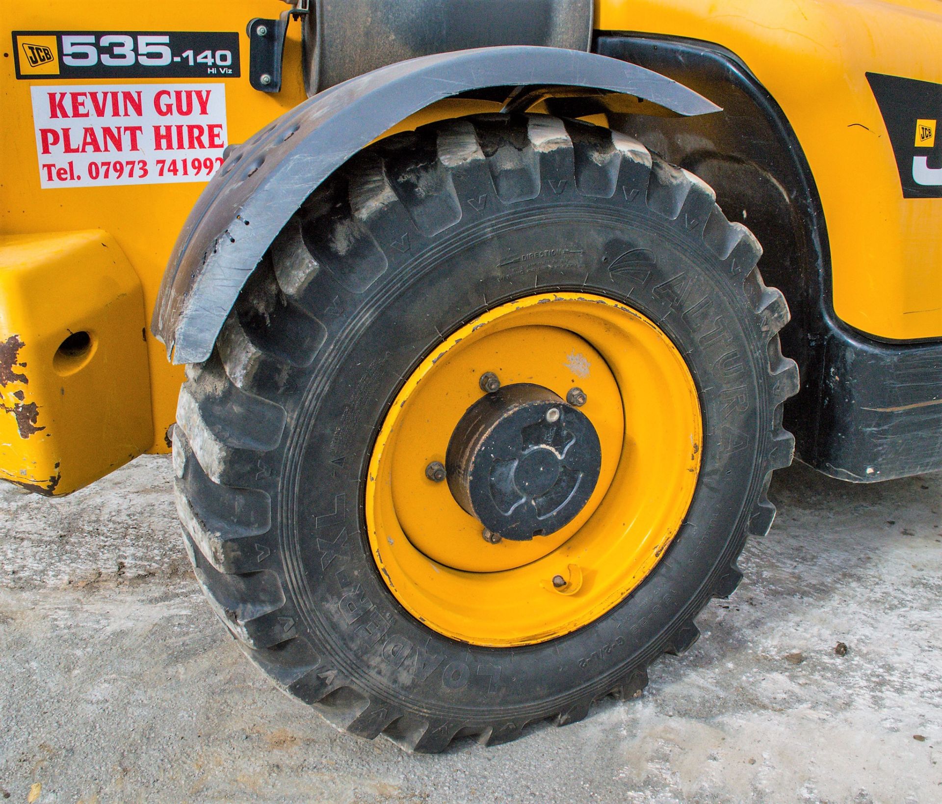 JCB 535 - 140 14 metre telescopic handler   Year: 2011 S/N: 01527306 Recorded Hours: 4281 - Image 12 of 25