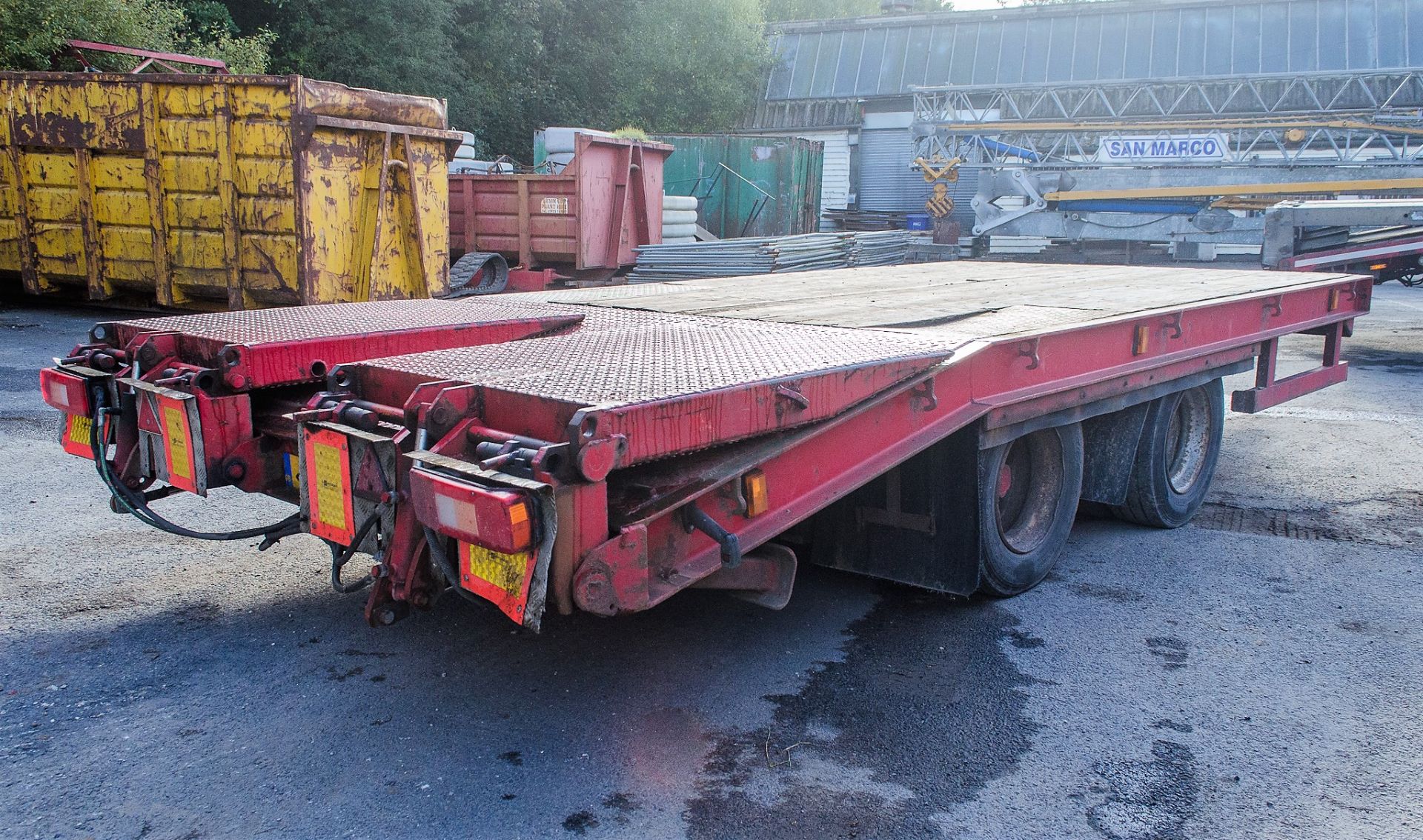 Chieftain 19 tonne tandem axle beaver tail/cheese wedge draw bar trailer Year: 2006  S/N: 1071 Reg - Image 4 of 8