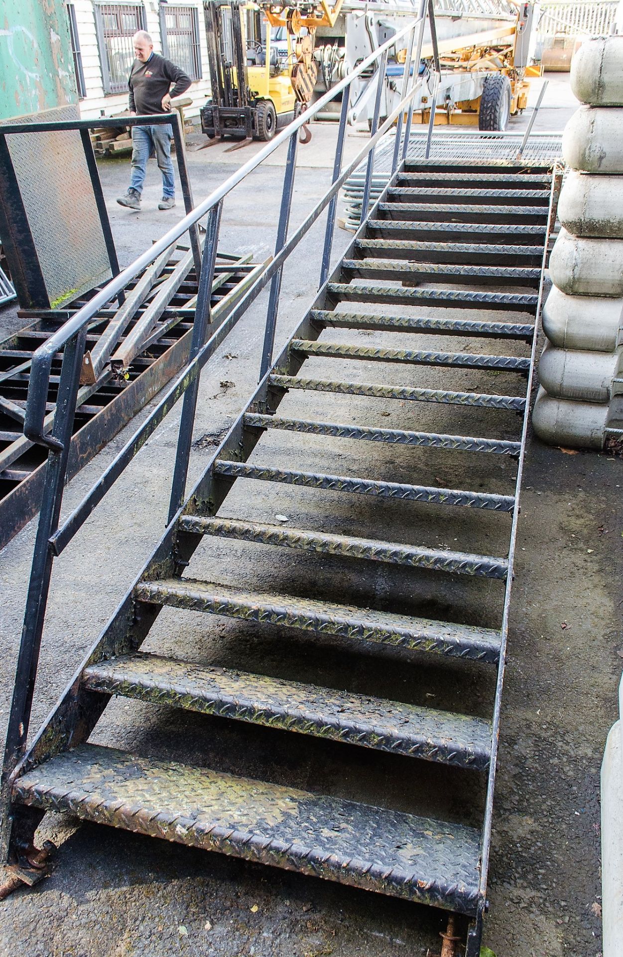 Steel steps with gantry - Image 2 of 2