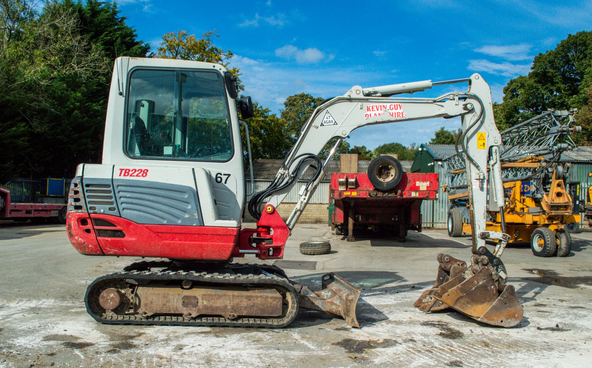 Takeuchi TB228 2.8 tonne rubber tracked mini excavator  Year: 2013 S/N: 22802670 Recorded Hours: Not - Image 8 of 20