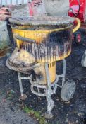 Baron 110v forced action pan mixer 10A6