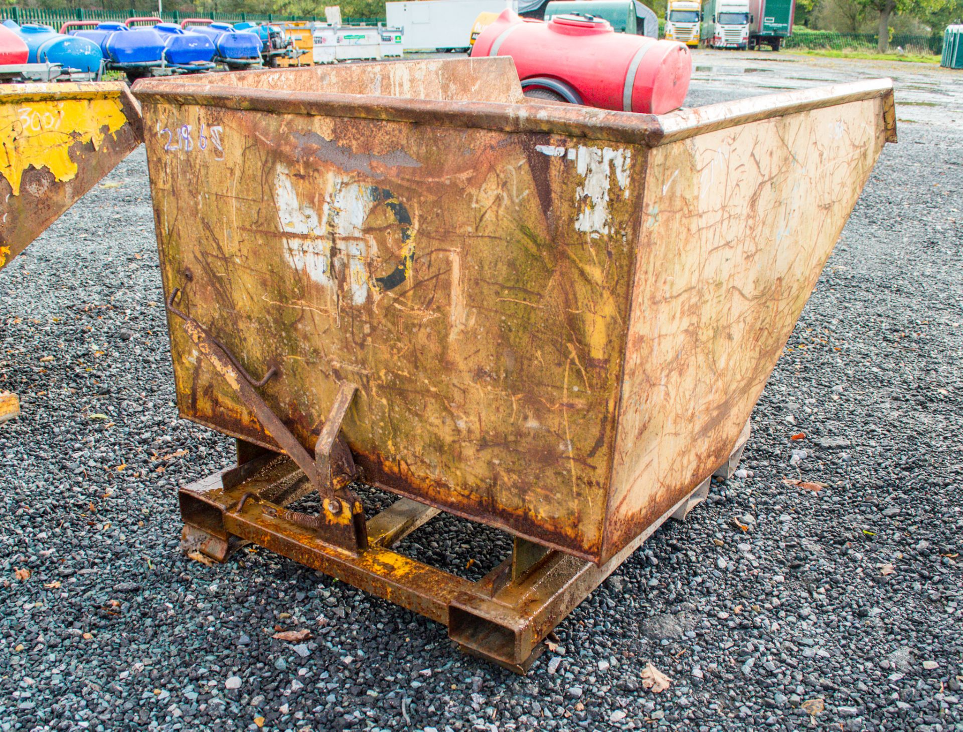 Steel forklift tipping skip 2196 - Image 2 of 2