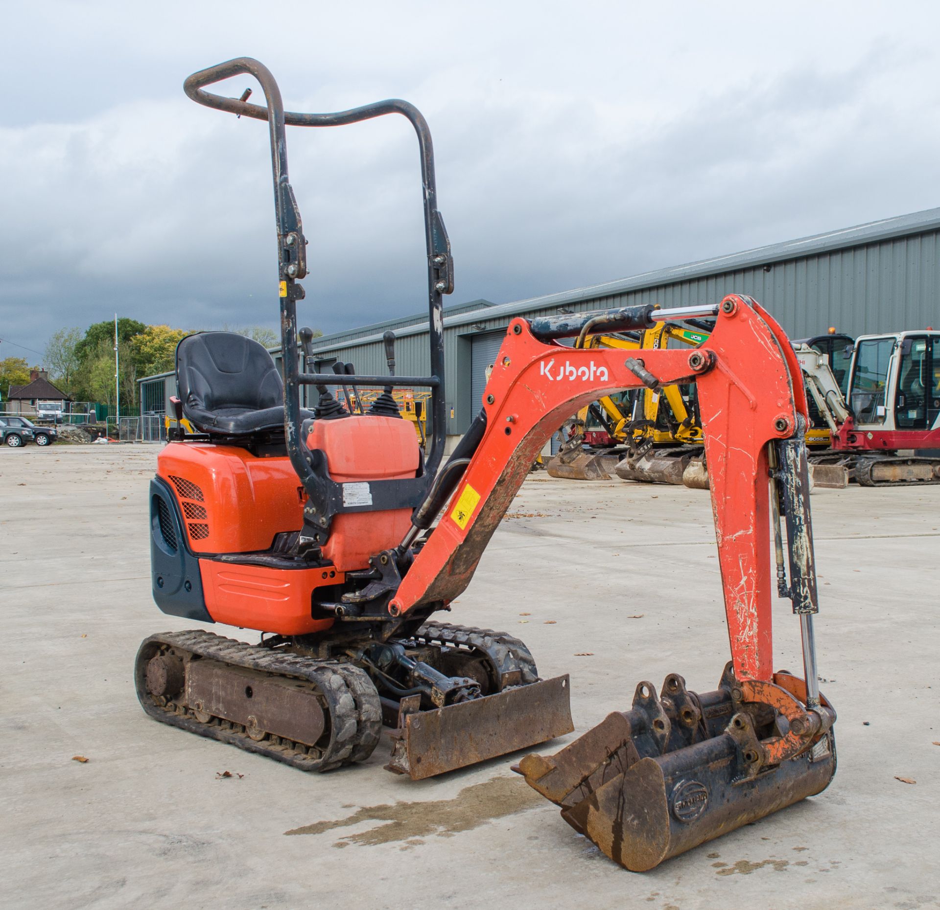 Kubota K008-3 0.75 tonne rubber tracked micro excavator Year:- 2013 S/N:- H24326 Recorded hours:- - Image 2 of 20