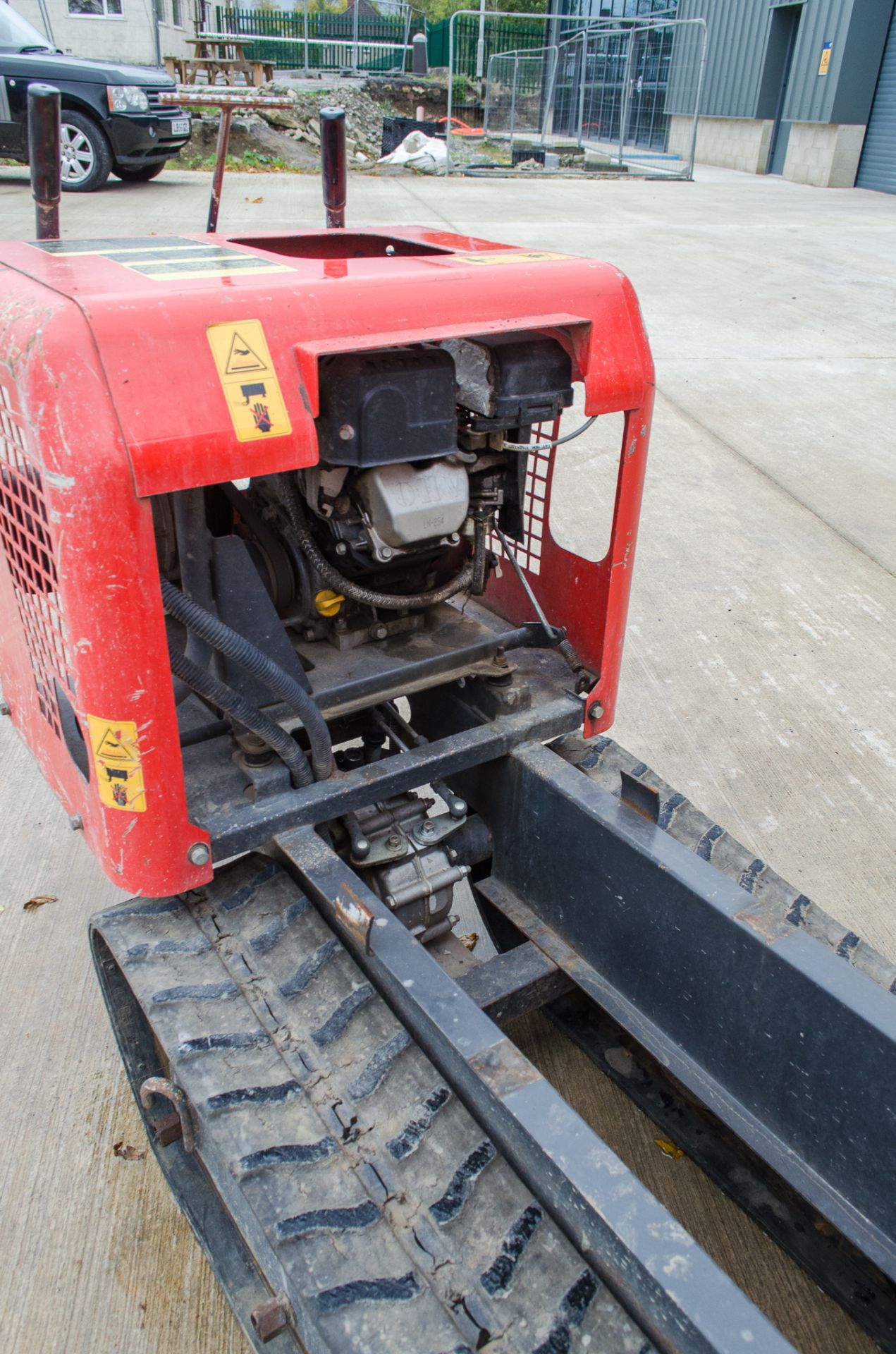 Track barrow 400 petrol driven walk behind rubber tracked barrow Year:- 2016 S/N:- 150244 - Image 10 of 12