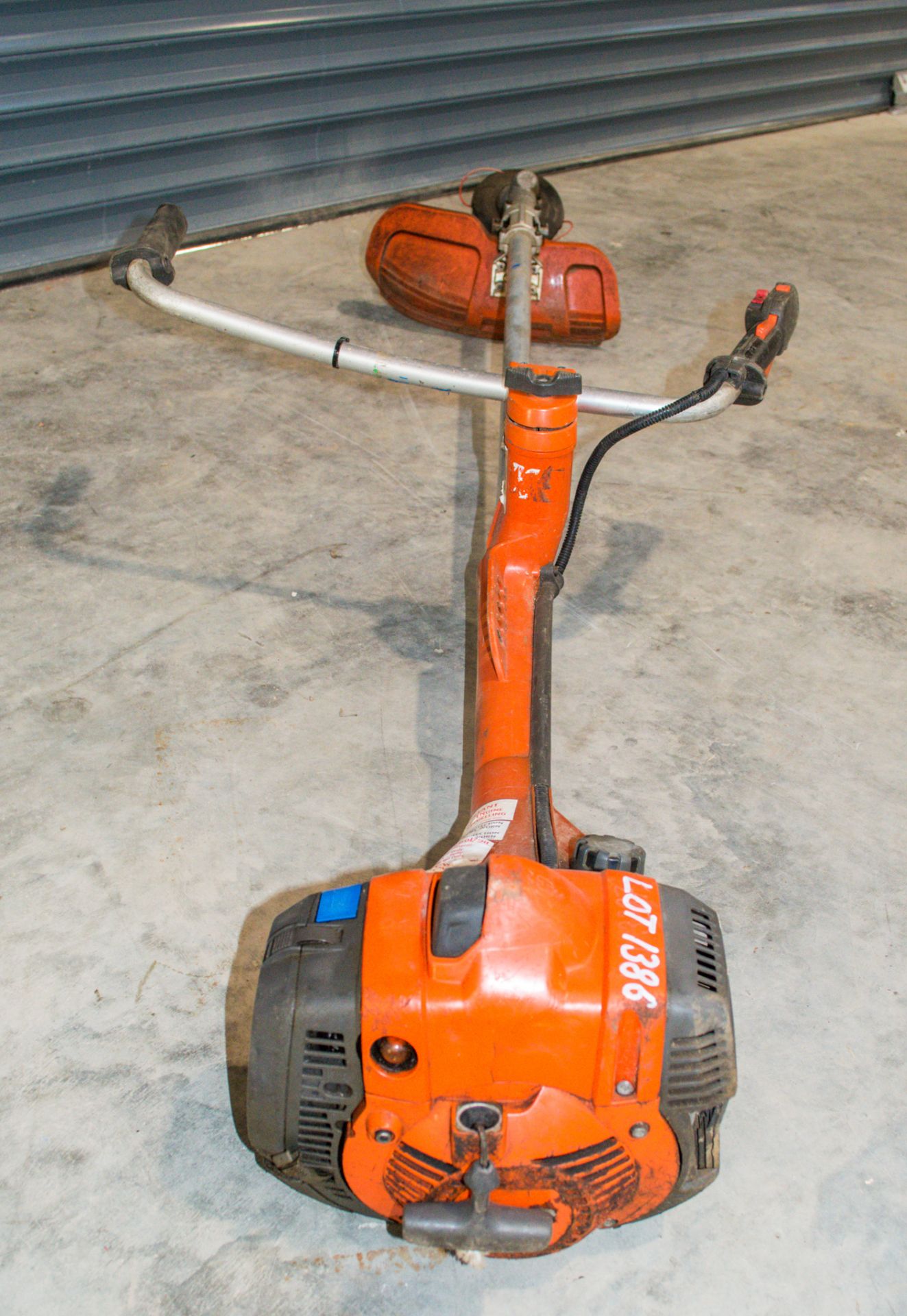 Husqvarna 545RXT petrol driven strimmer 1311-3287 - Image 2 of 2