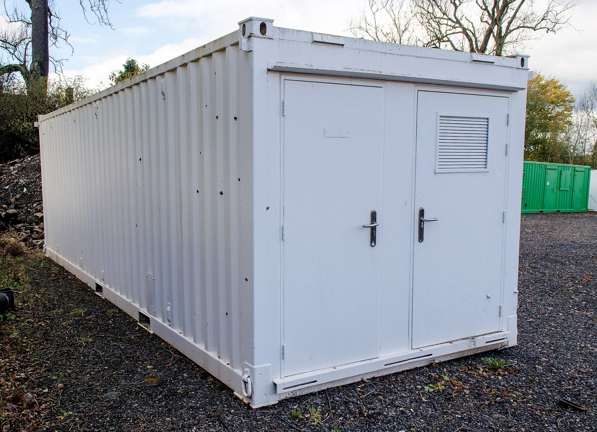 25 ft x 9 ft steel anti-vandal welfare site unit Comprising of: Office, canteen, drying room, toilet - Image 3 of 11