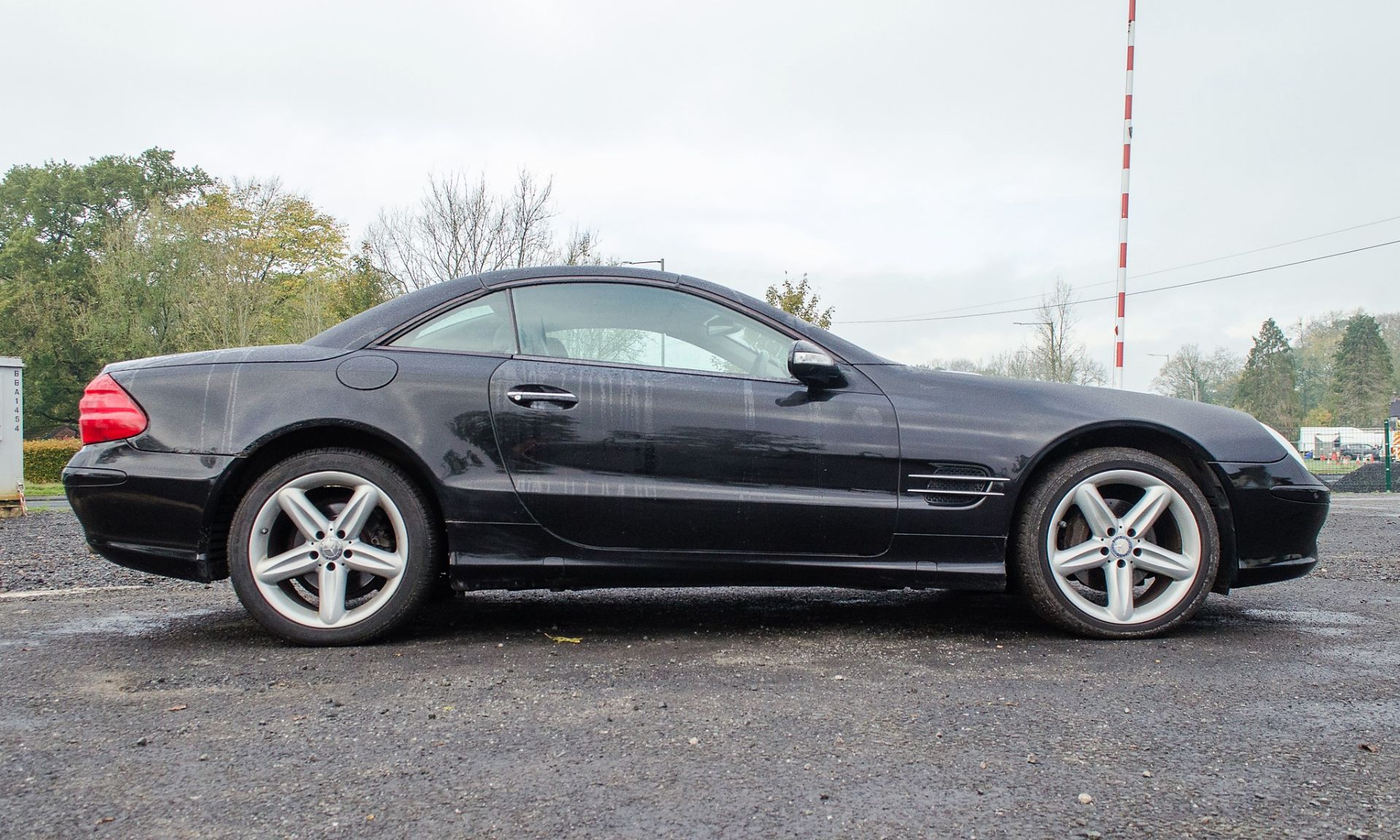 Mercedes Benz SL 350 3.7 2 door convertible  Reg Number: YA 53 ZBT Date of Registration: 01/01/ - Image 8 of 23