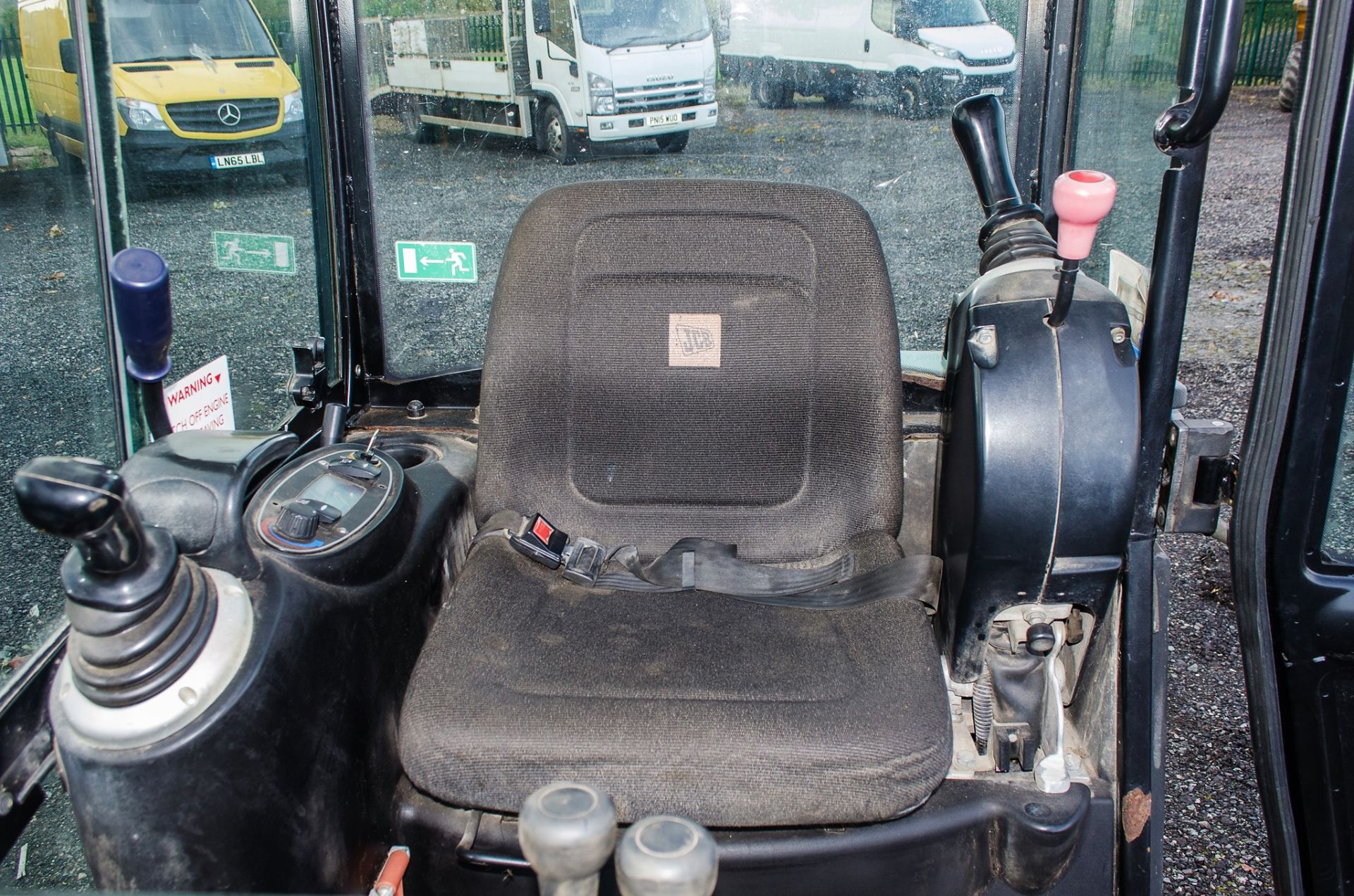 JCB 8016 CTS 1.5 tonne rubber tracked mini excavator Year: 2013 S/N: 2071390 Recorded Hours: 2198 - Image 18 of 20