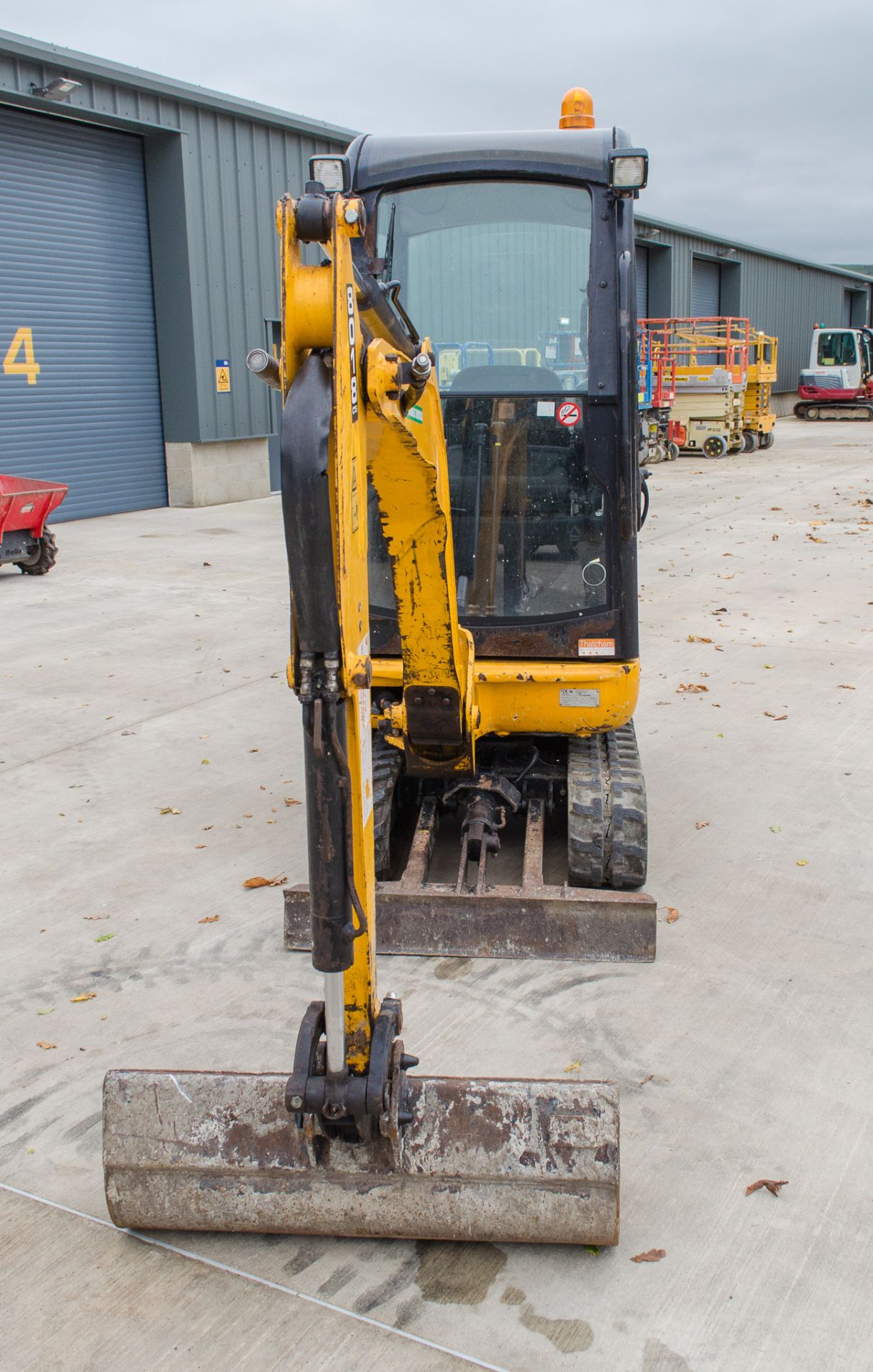 JCB 8018 1.8 tonne rubber tracked mini excavator Year:- 2015 S/N:- 2335056; Recorded hours:- 1987 - Image 5 of 19