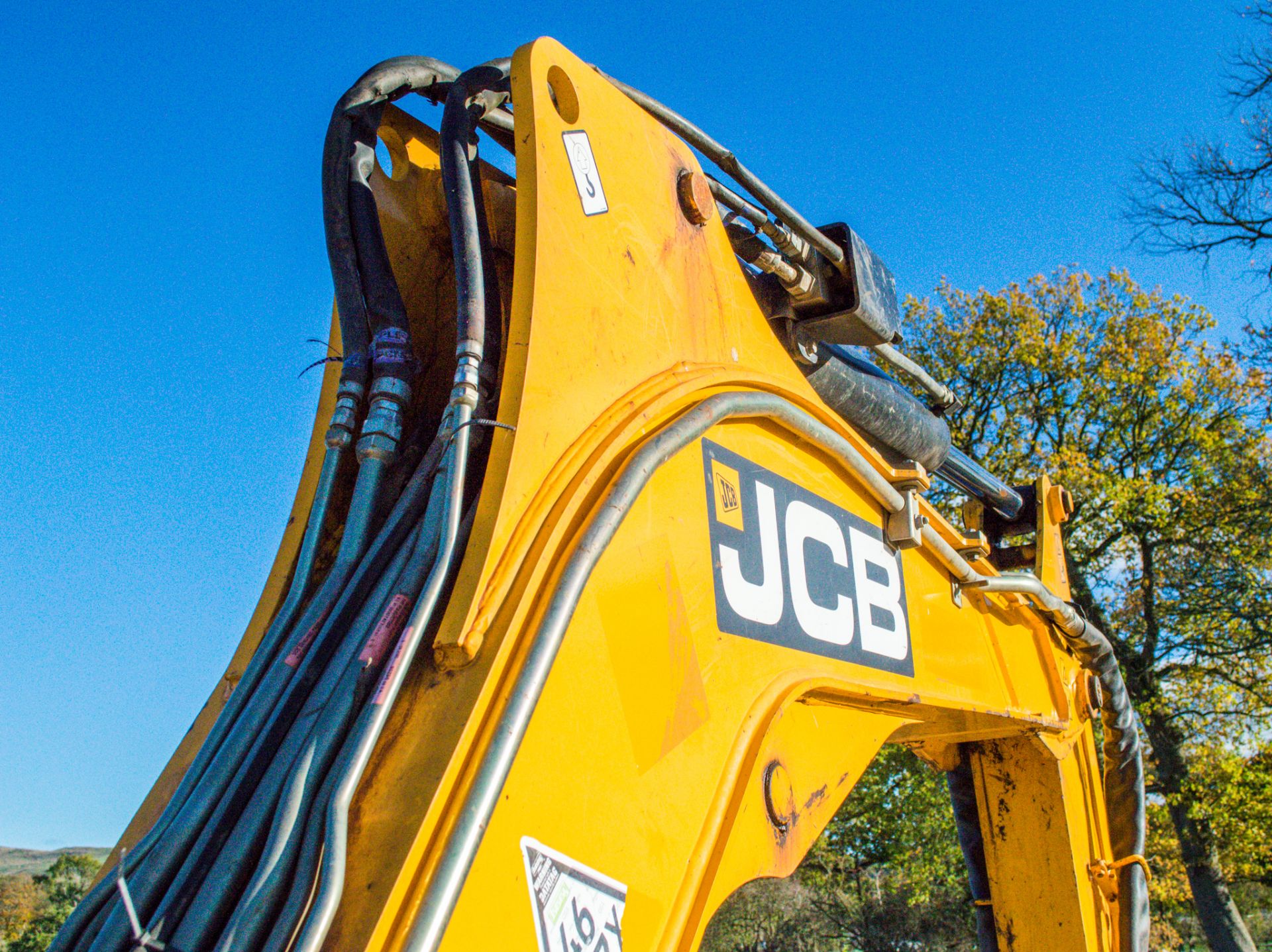 JCB 85 Z-1 ECO 8.5 tonne rubber tracked excavator Year: 2015 S/N: 22249019 Recorded Hours: 3956 - Image 12 of 18
