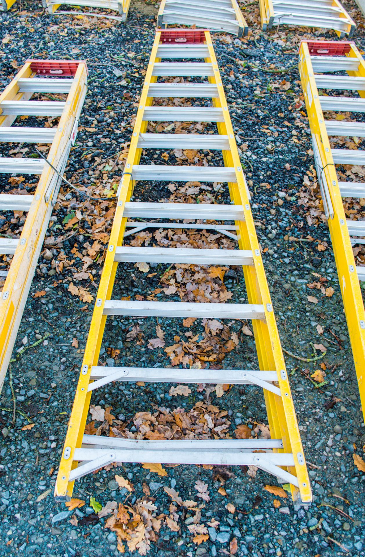 12 tread fibre glass framed aluminium step ladder
