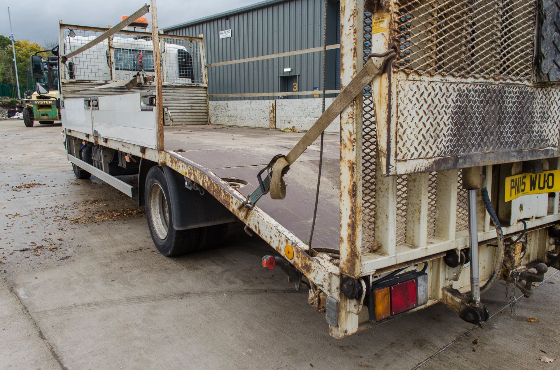 Isuzu Forward N75.150 Auto Euro 6 7.5 tonne beaver tail plant lorry Registration Number: PN15 WUO - Image 11 of 21