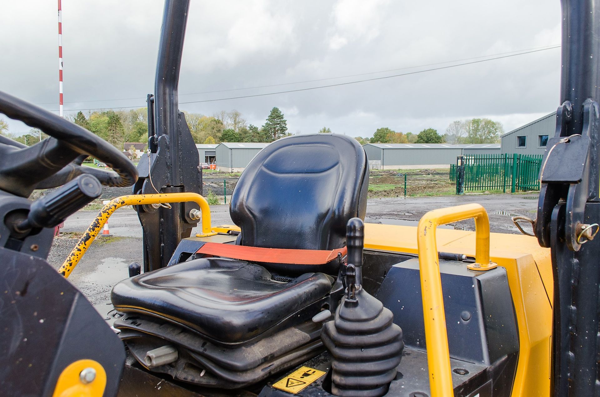 JCB 6T-1 6 tonne swivel skip dumper Year: 2018 S/N: 2561591 Recorded Hours: 1146 c/w camera - Image 16 of 19