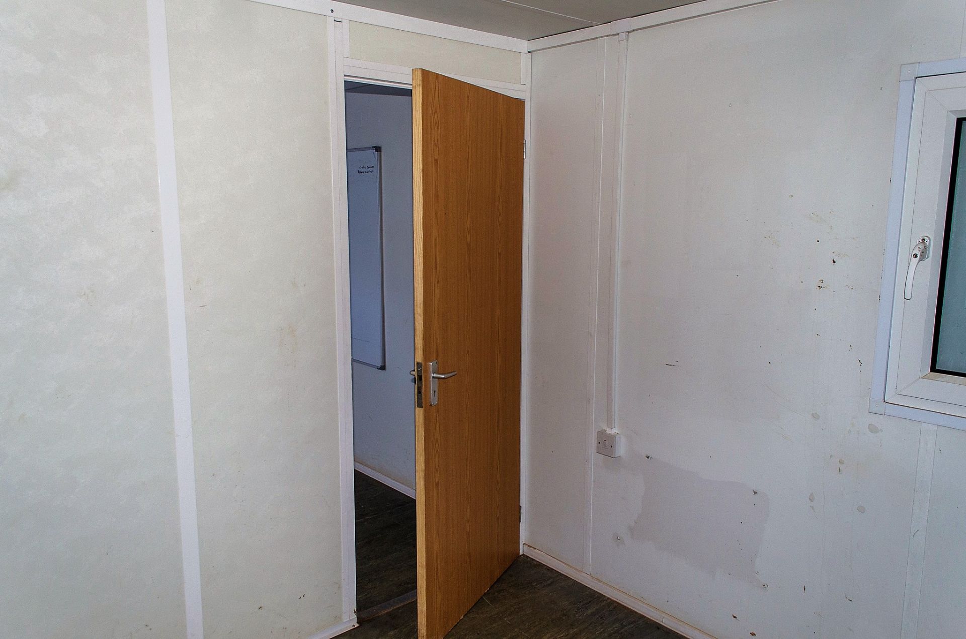 32 ft x 10 ft steel anti-vandal site office unit Comprising of: canteen/office & office c/w keys - Image 8 of 8