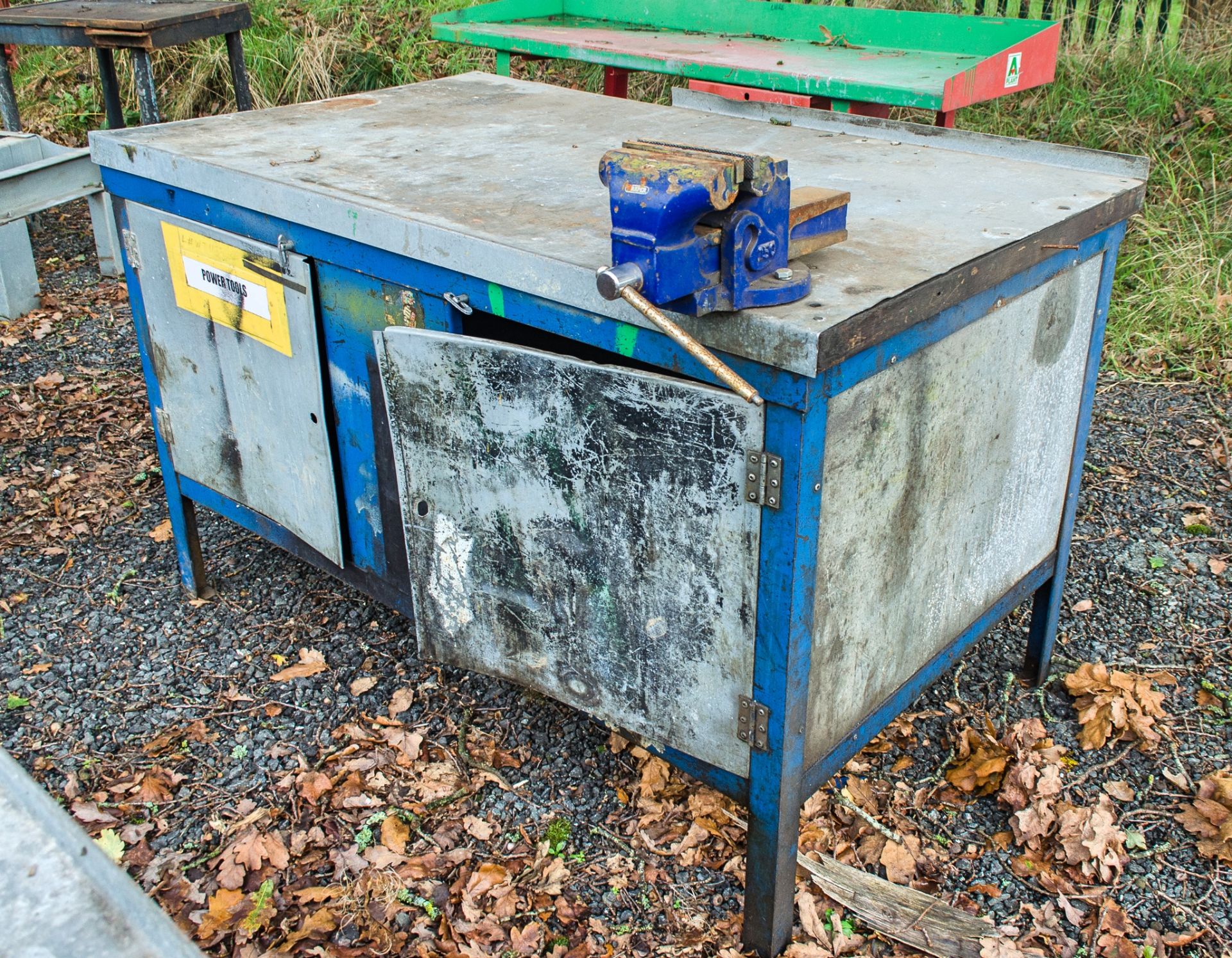 Steel workbench c/w engineers vice