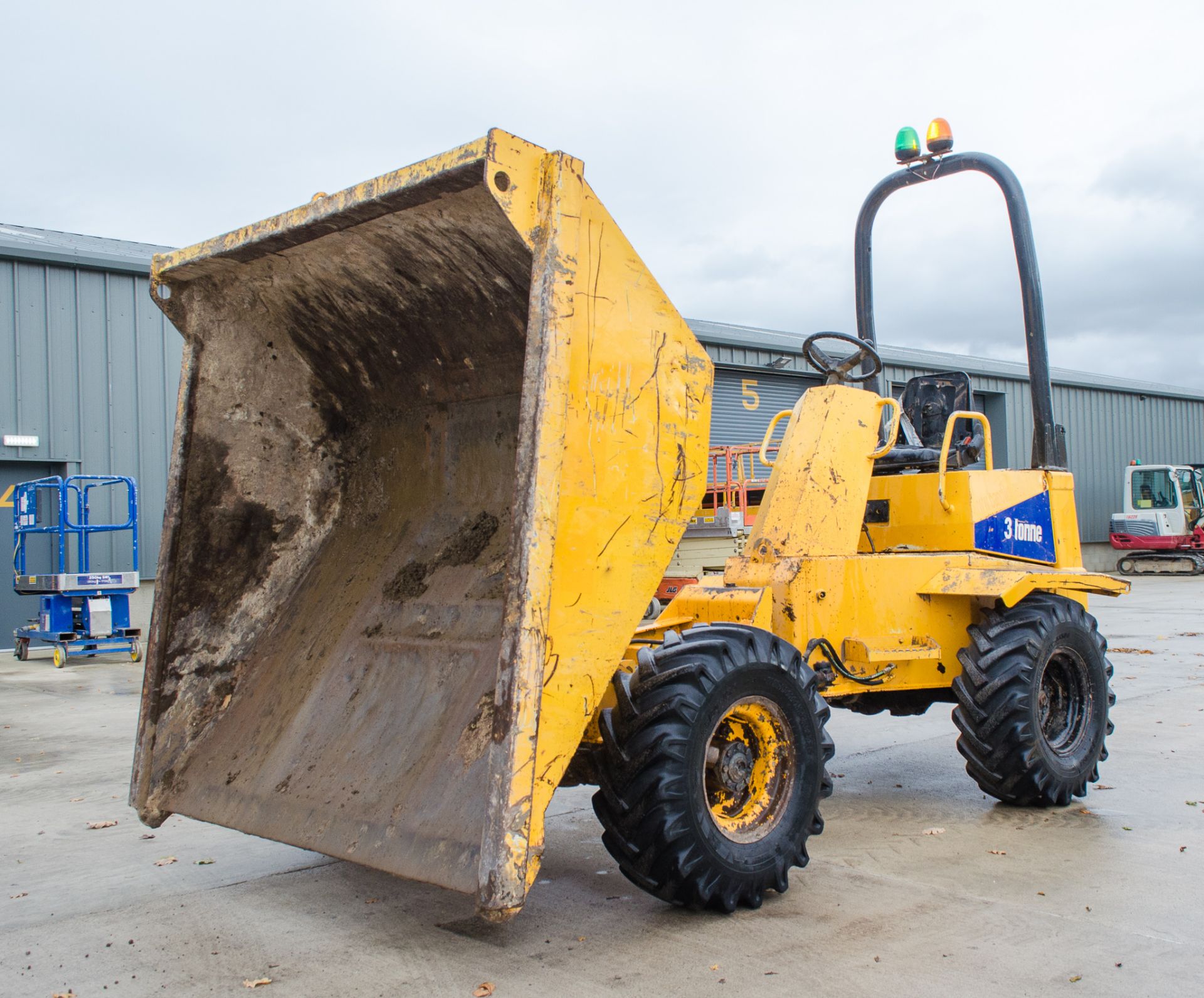 Thwaites 3 tonne straight skip dumper Year: 2005 S/N: 503A7099 Recorded Hours: 3160 1909 - Image 9 of 20