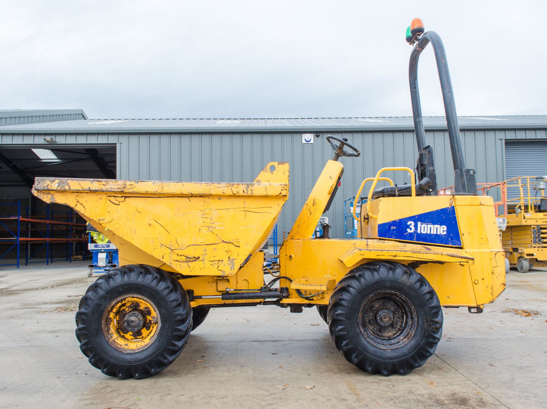 Thwaites 3 tonne straight skip dumper Year: 2005 S/N: 503A7099 Recorded Hours: 3160 1909 - Image 7 of 20