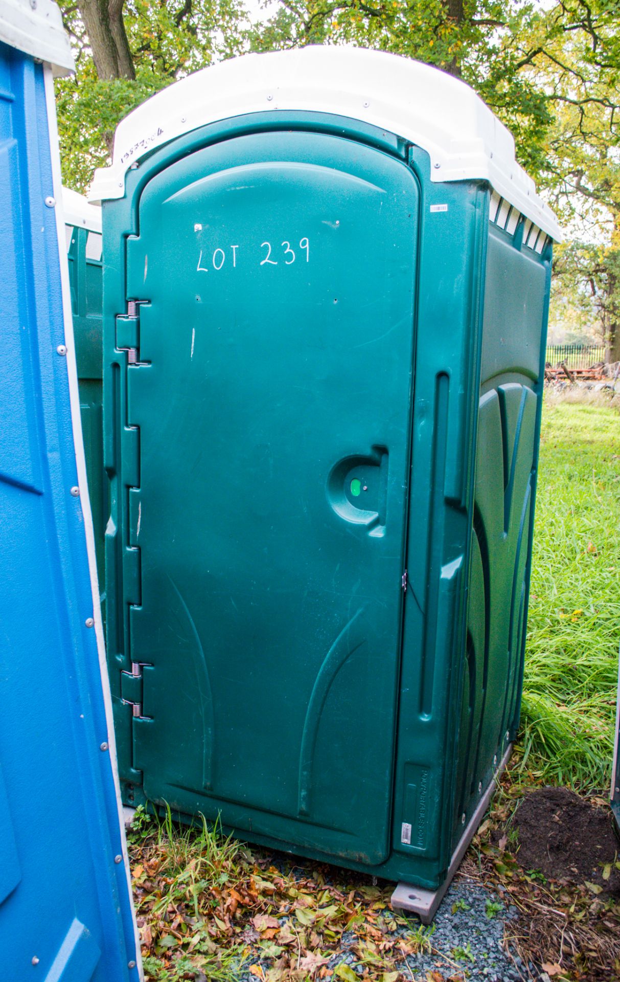 Portable toilet unit ** For mains usage ** 1387-7004