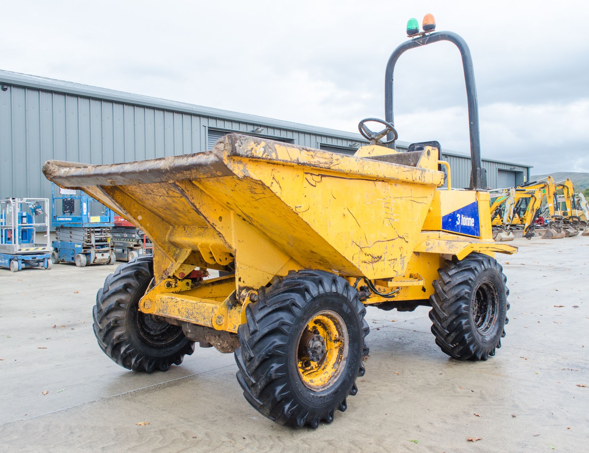 Thwaites 3 tonne straight skip dumper Year: 2005 S/N: 503A7099 Recorded Hours: 3160 1909