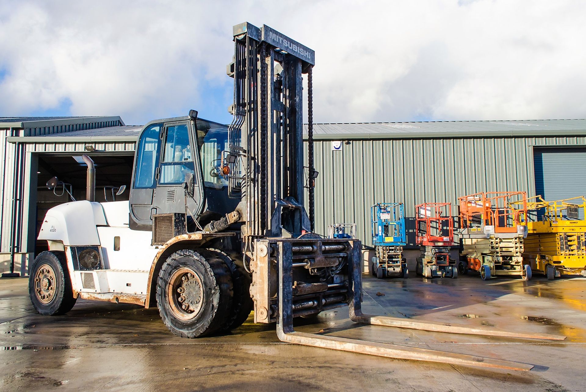 Mitsubishi FD160 16 tonne fork lift truck Year: 2012 S/N: F3960082 Recorded Hours: 9565 c/w rotating - Image 2 of 24