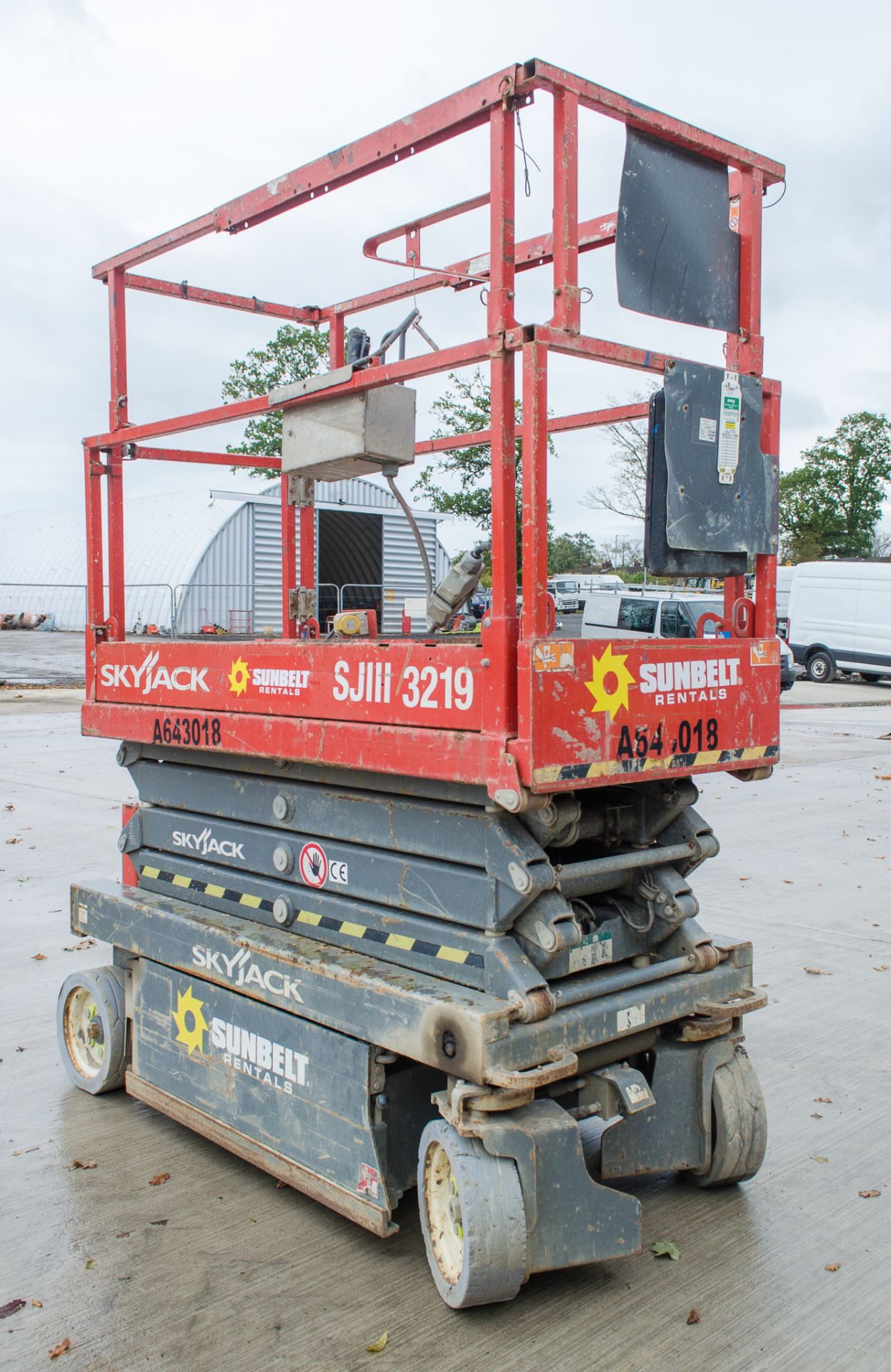 Skyjack SJ111 3219 battery electric scissor lift Year:- 2014 S/N: 22065074 A643018 - Image 4 of 10