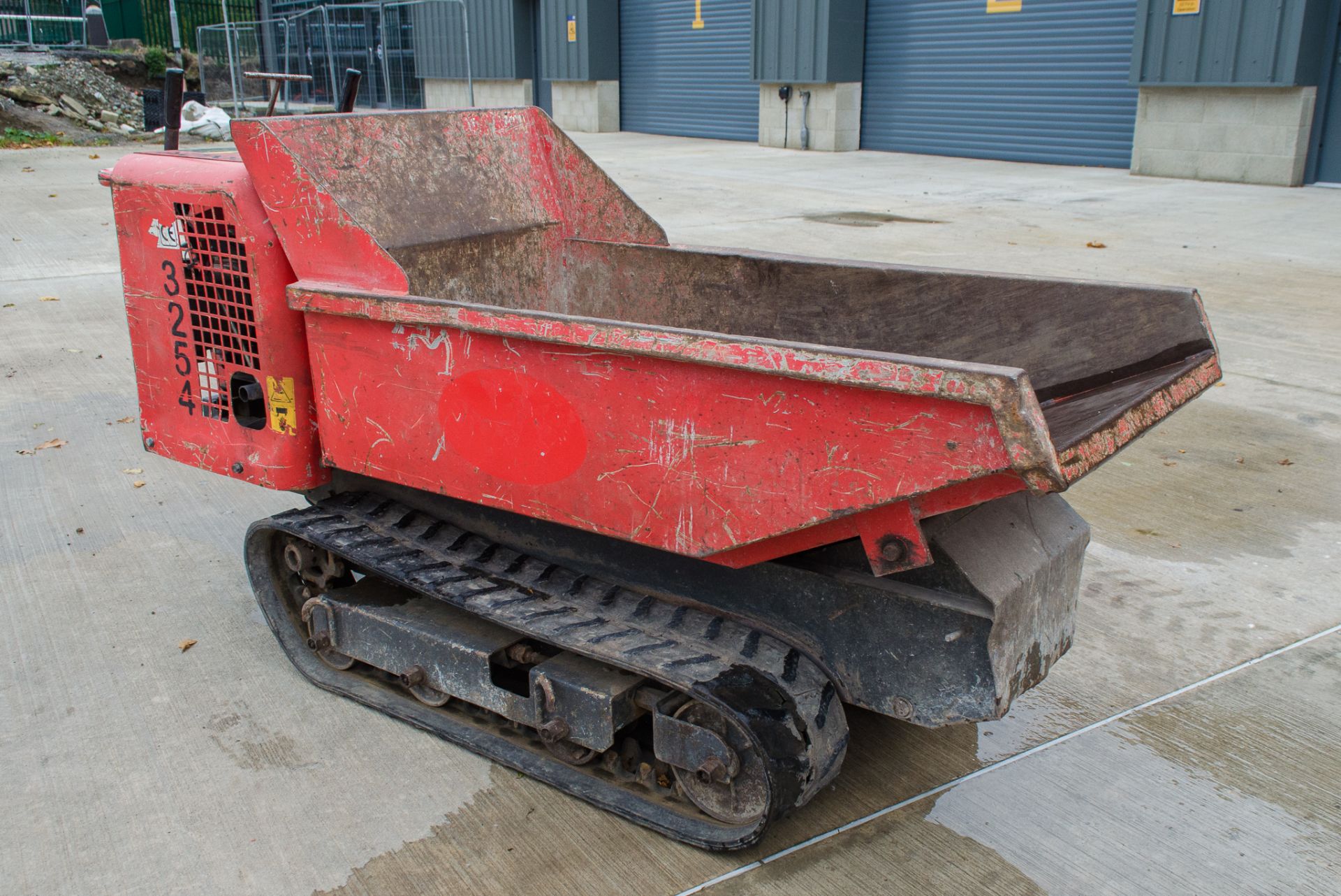 Track barrow 400 petrol driven walk behind rubber tracked barrow Year:- 2014 S/N:- 141225 3254 - Image 2 of 12