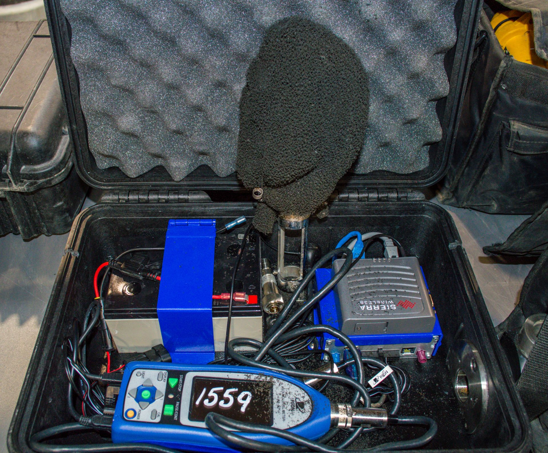 Rion NL-52 sound level meter C/w carry case NOISE036