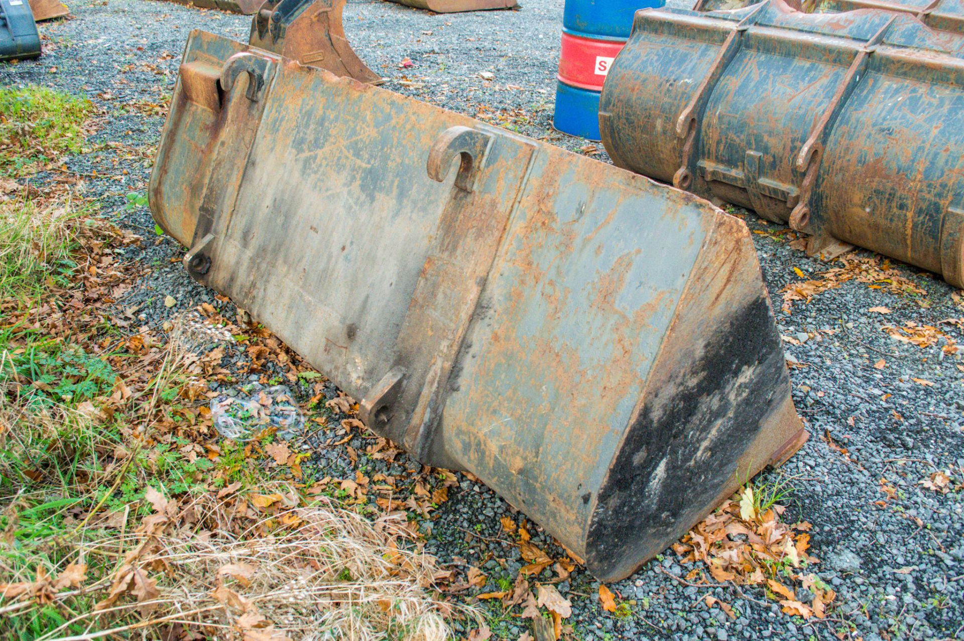 7 ft telehandler/ loadhall bucket - Image 3 of 4