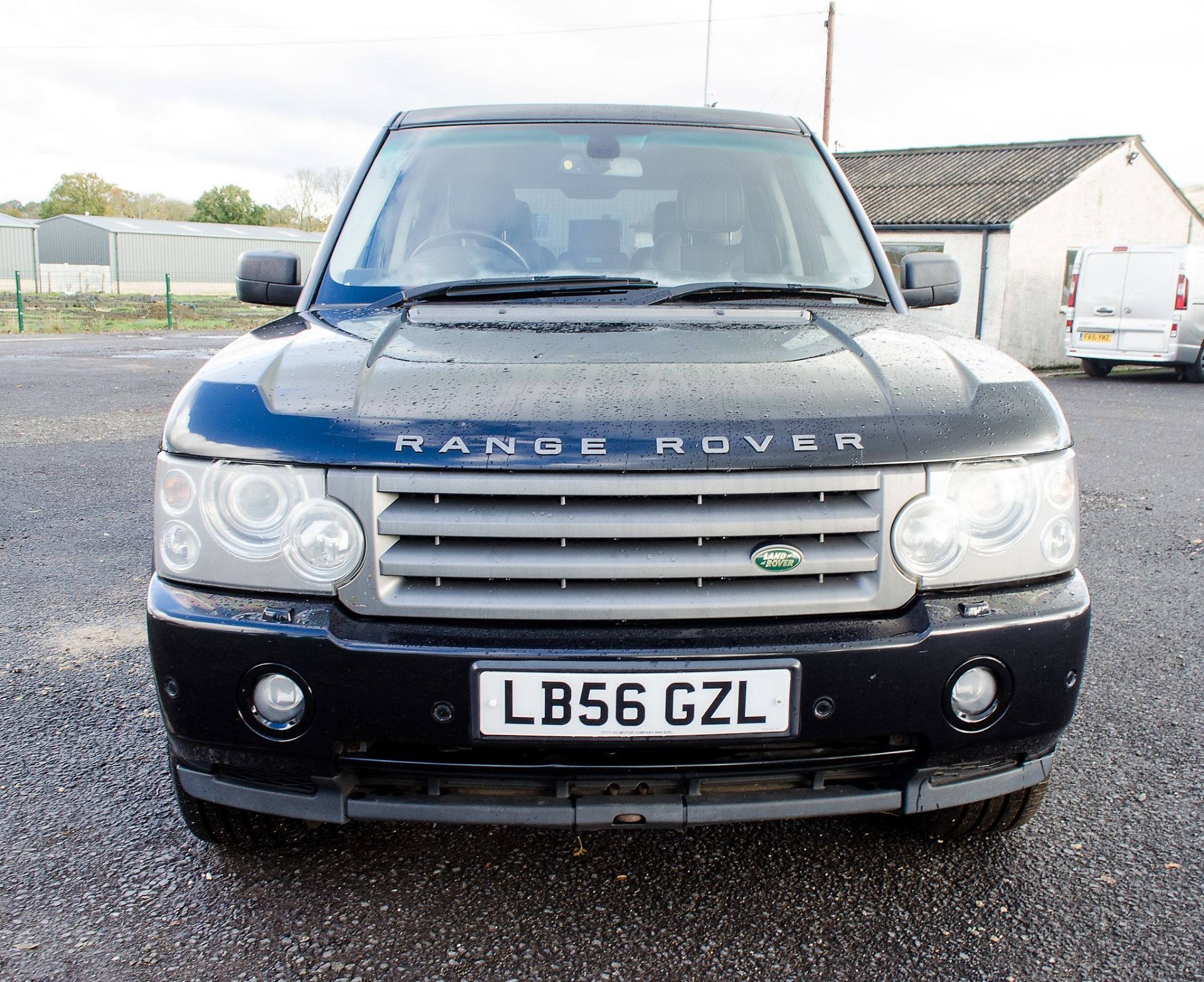 Land Rover Range Rover Vogue 3.6 TDV8 4wd SUV Reg No: LB56 GZL Date of Registration: 21/12/2006 - Image 5 of 33