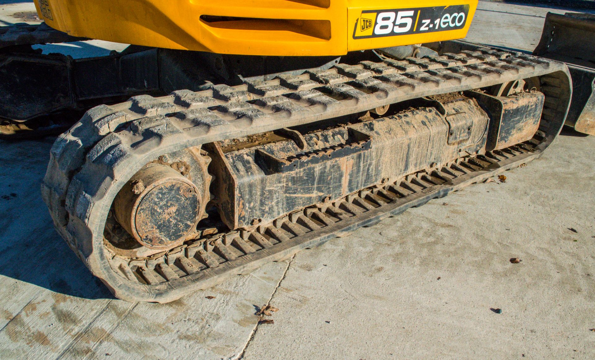 JCB 85 Z-1 ECO 8.5 tonne rubber tracked excavator Year: 2015 S/N: 22249019 Recorded Hours: 3956 - Image 9 of 18