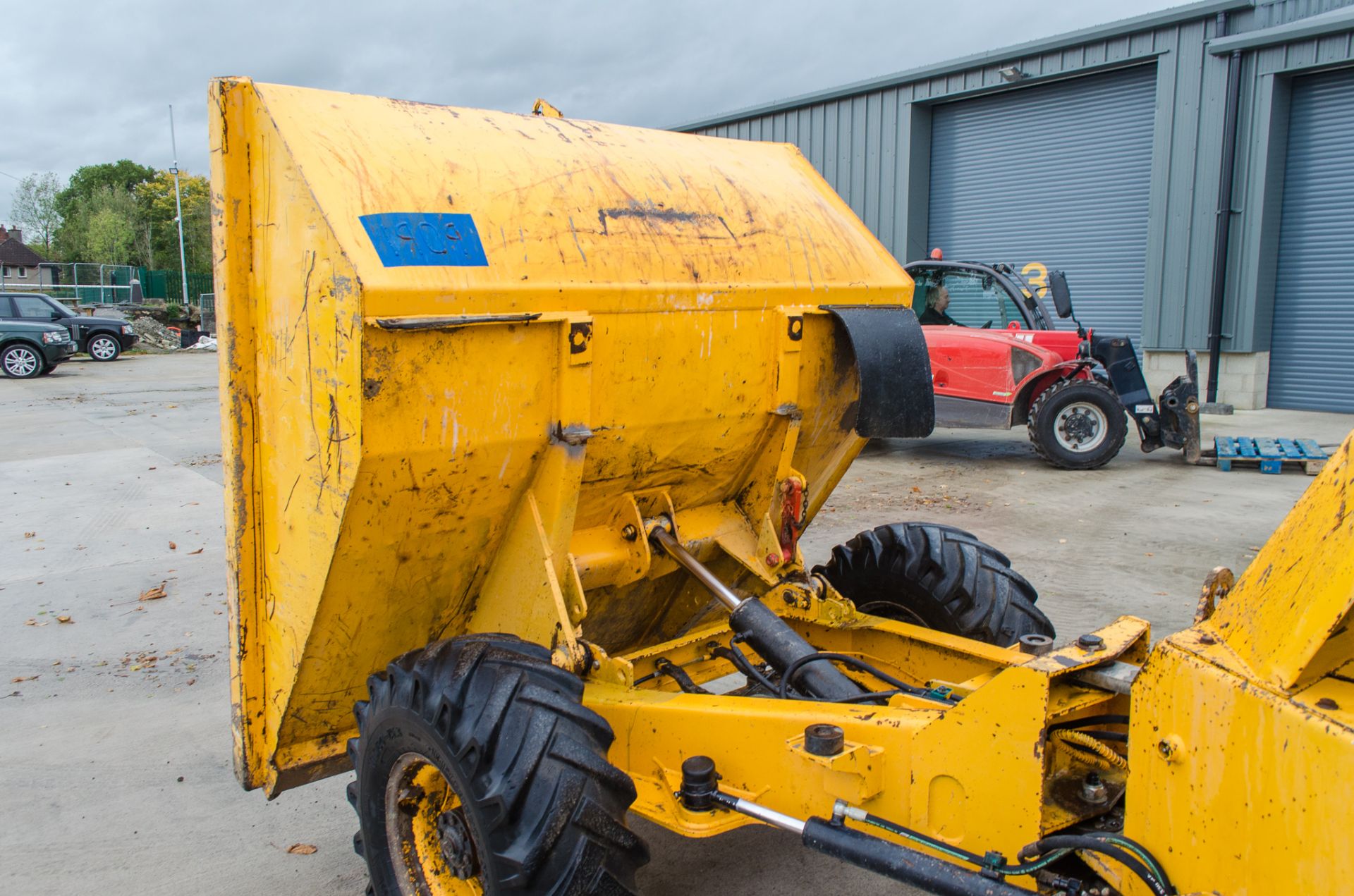 Thwaites 3 tonne straight skip dumper Year: 2005 S/N: 503A7099 Recorded Hours: 3160 1909 - Image 10 of 20