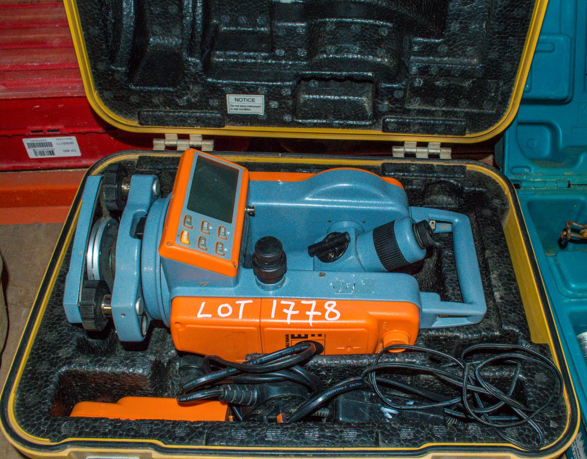 Nedo ET-5 total theodolite unit C/w 2 batteries, charger and carry case