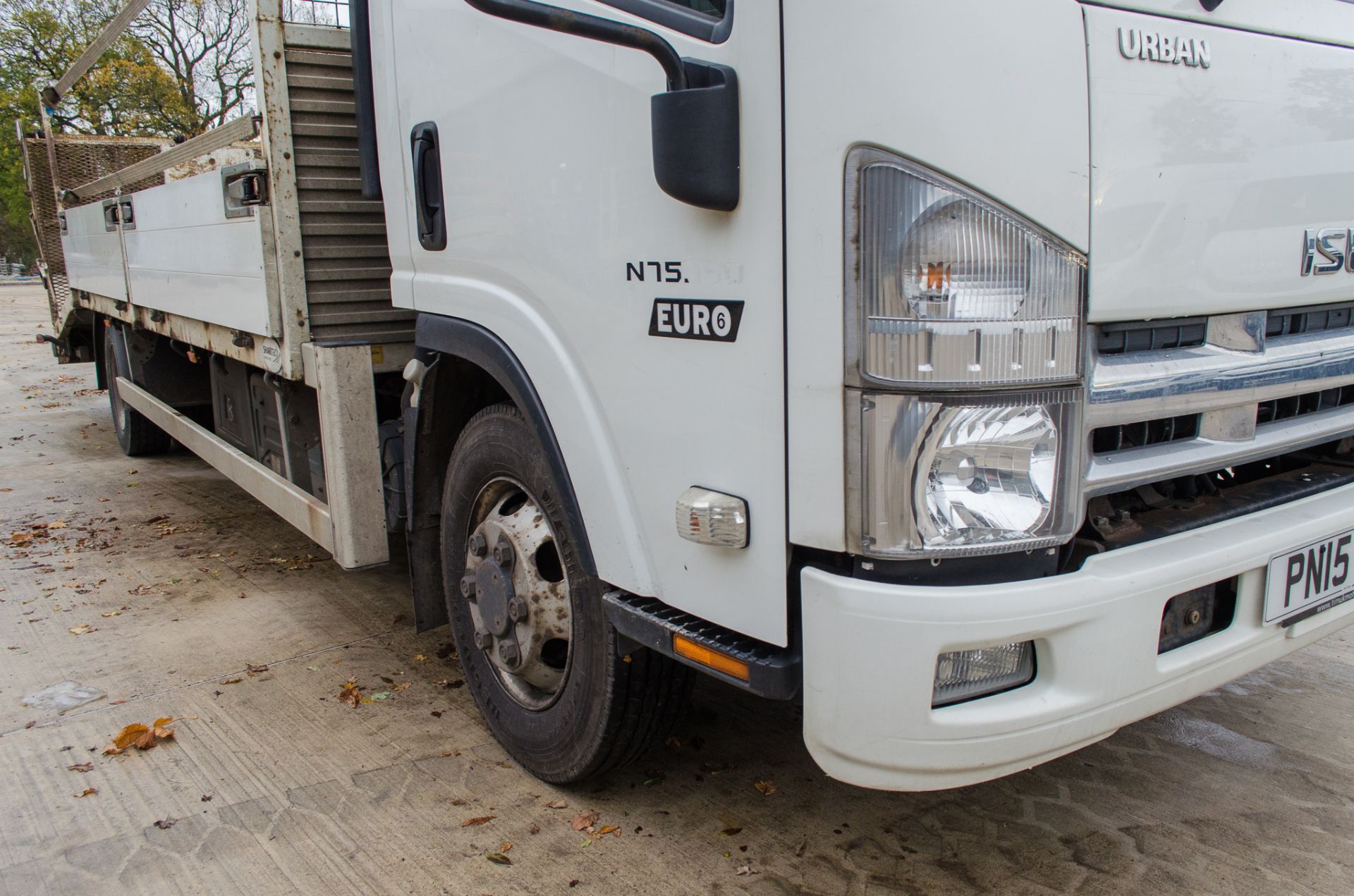 Isuzu Forward N75.150 Auto Euro 6 7.5 tonne beaver tail plant lorry Registration Number: PN15 WUO - Image 9 of 21