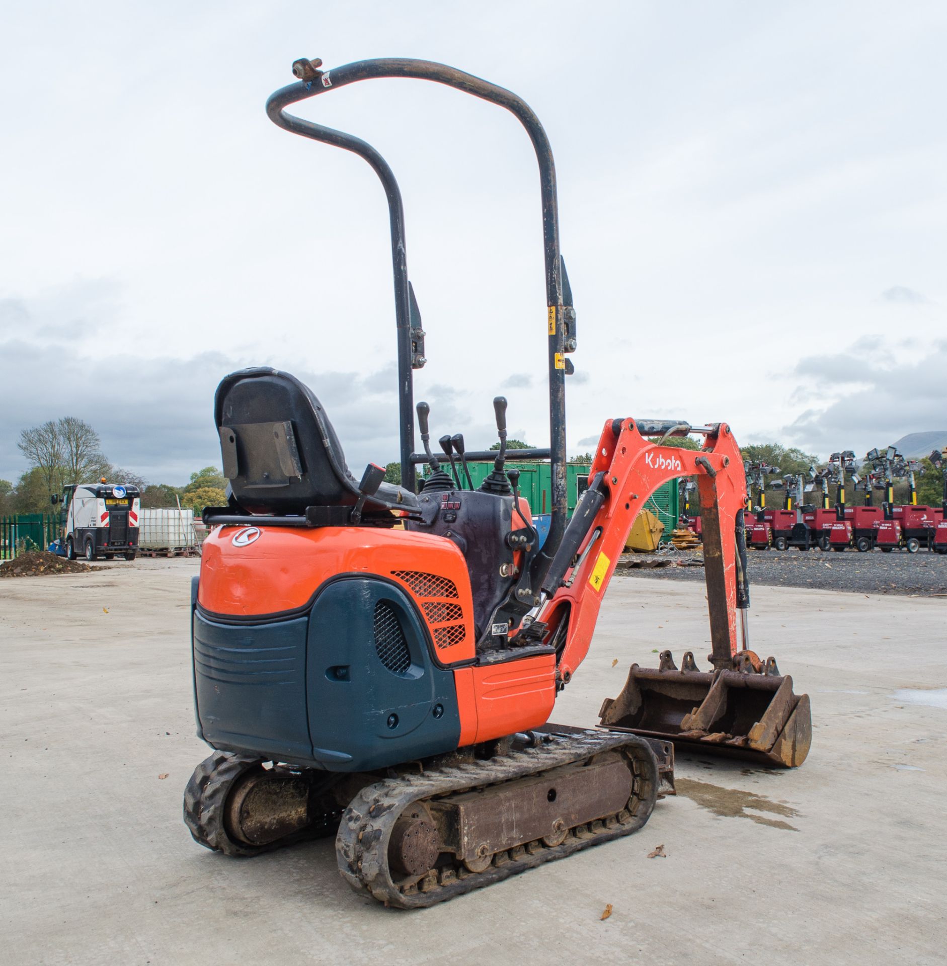 Kubota K008-3 0.75 tonne rubber tracked micro excavator Year:- 2013 S/N:- H24326 Recorded hours:- - Image 3 of 20