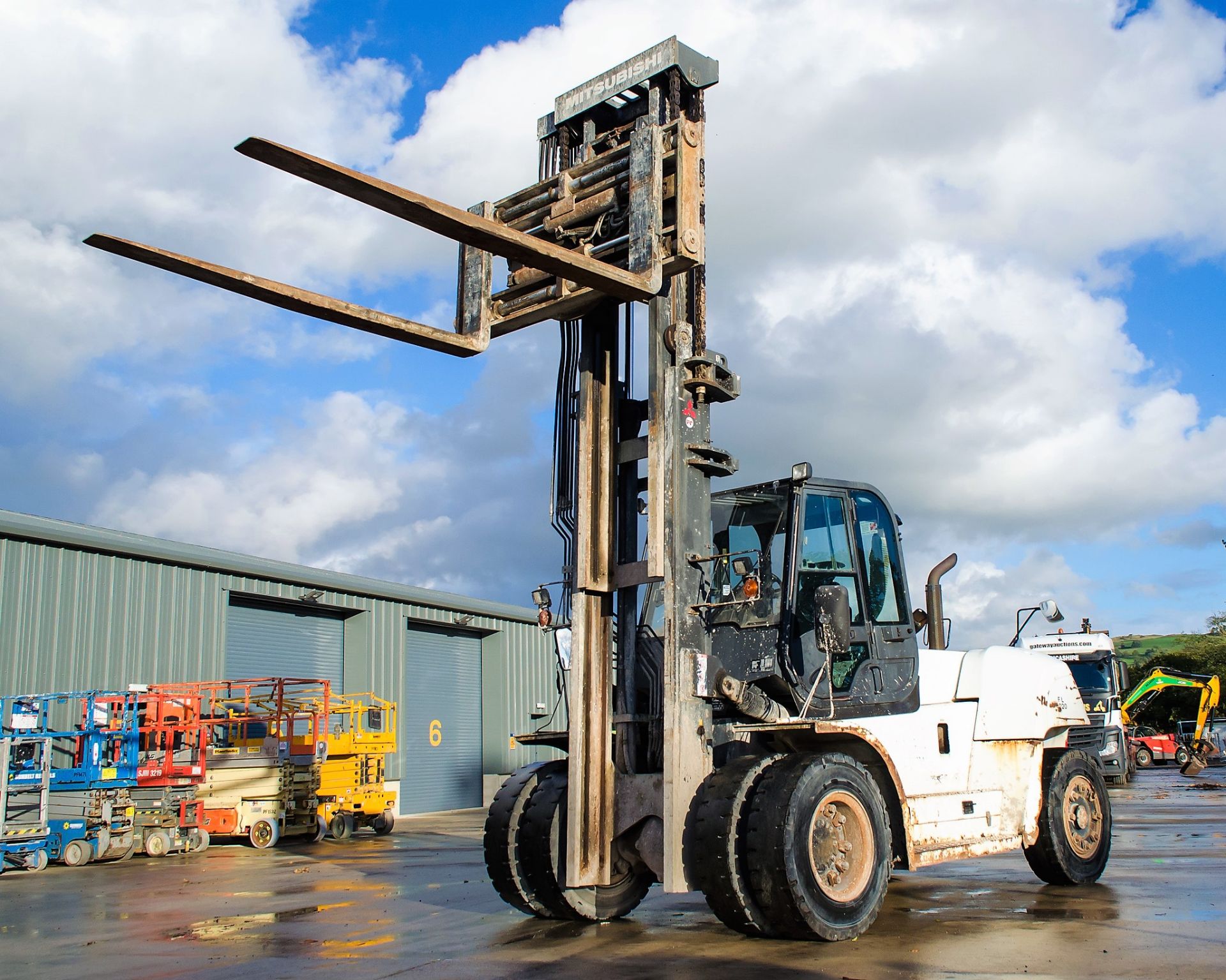 Mitsubishi FD160 16 tonne fork lift truck Year: 2012 S/N: F3960082 Recorded Hours: 9565 c/w rotating - Image 9 of 24