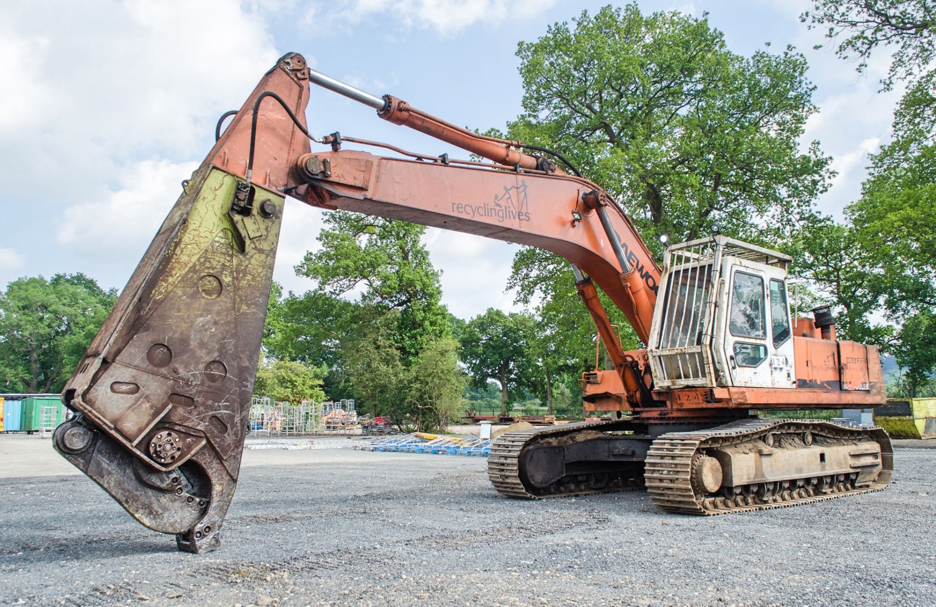 Daewoo SL400LC-III 40 tonne steel tracked excavator Year: 1997 S/N: 0260 c/w steel shear dipper arm