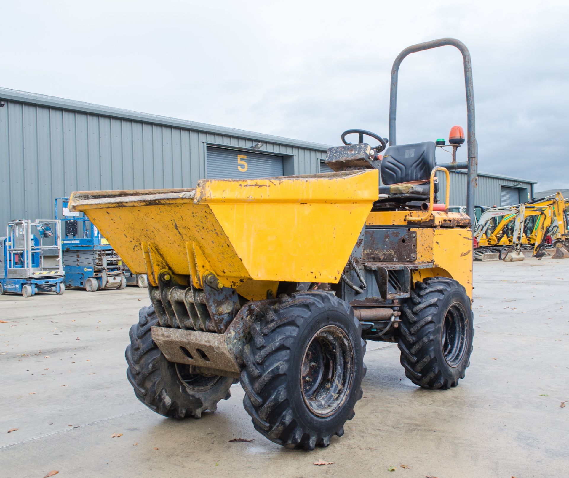 Terex HD1000 1 tonne hi-tip dumper Year: 2005 S/N: E509HM551 Recorded Hours: 3190