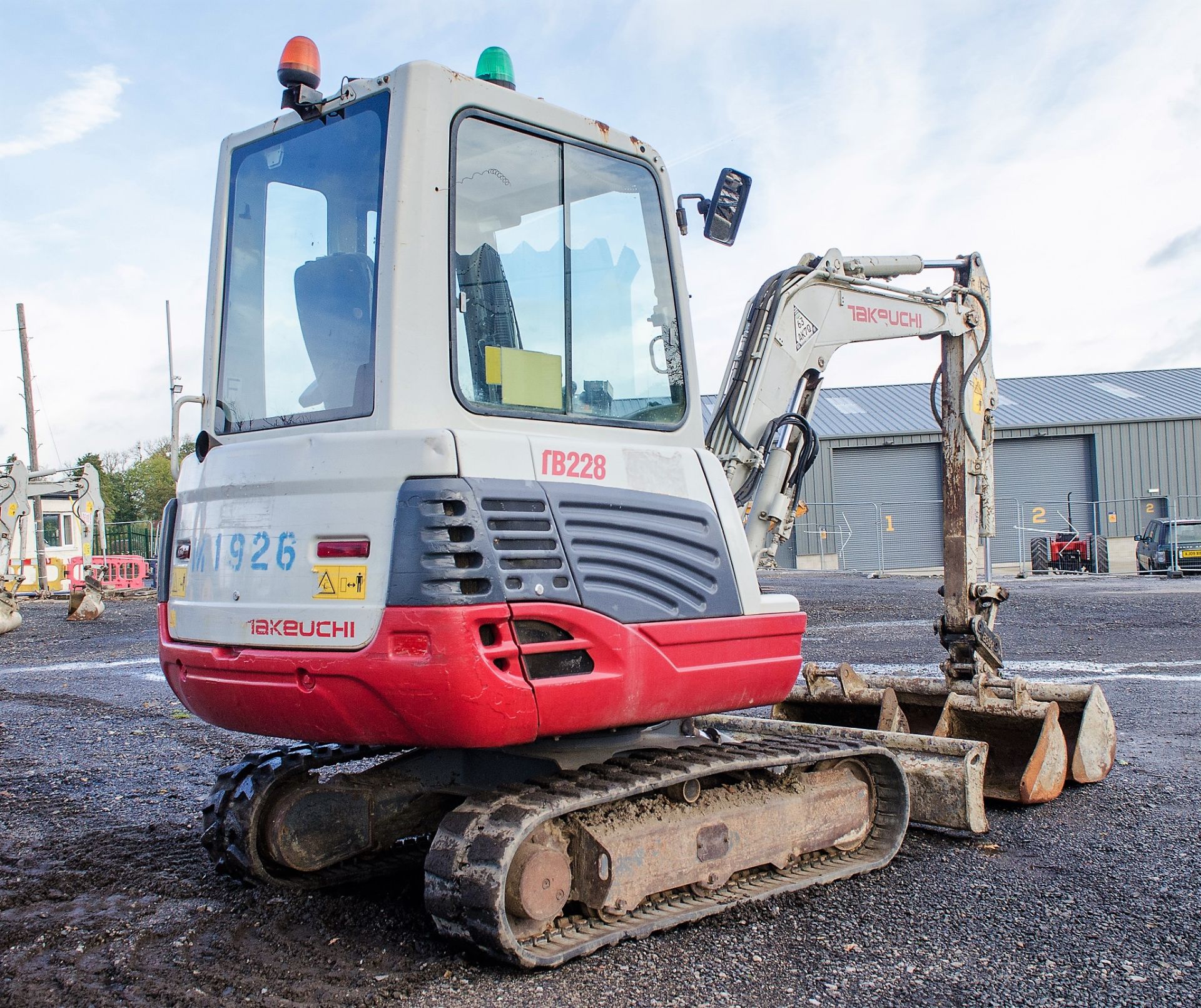 Takeuchi TB228 2.8 tonne rubber tracked excavator Year: 2015 S/N: 122804168 Recorded Hours: 3977 - Image 3 of 20