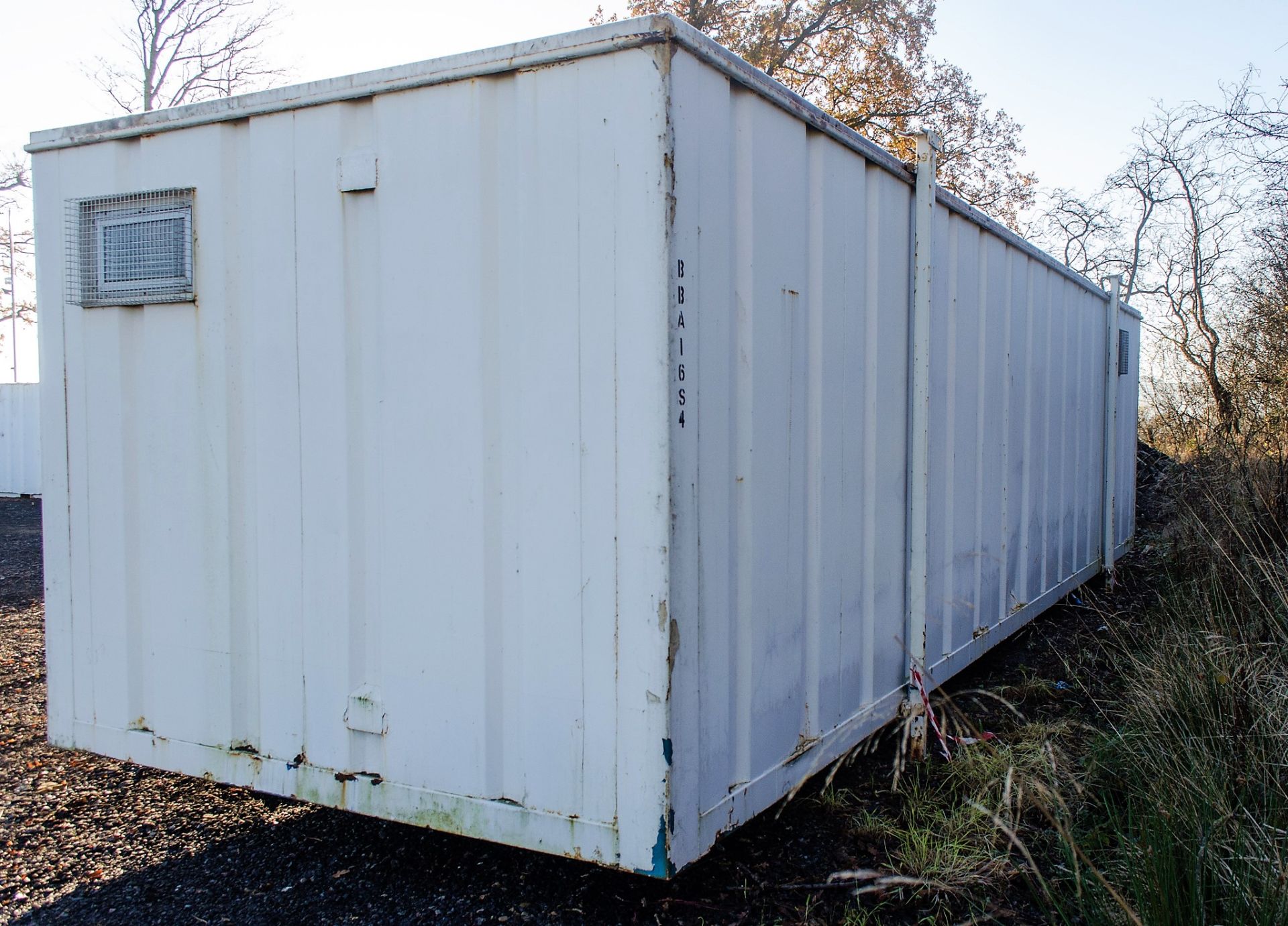 32ft x 9ft steel anti vandal shower site unit Comprising of 8 shower cubicles & changing area c/w - Image 3 of 8