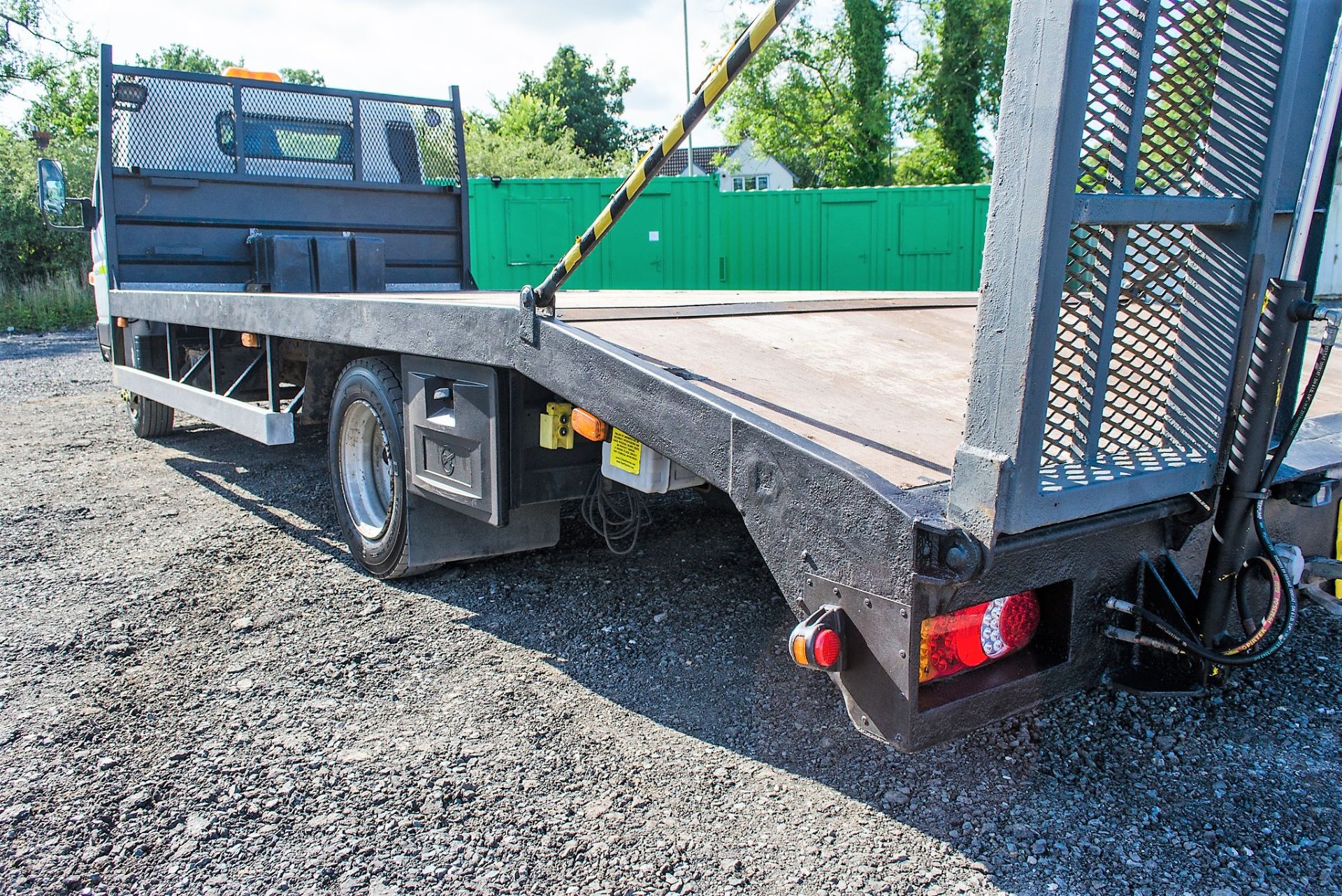 Mitsubishi Fuso Canter TC18 4899cc diesel 7.5 tonne beaver tail plant lorry Bed size 19ft 6in x - Image 14 of 17