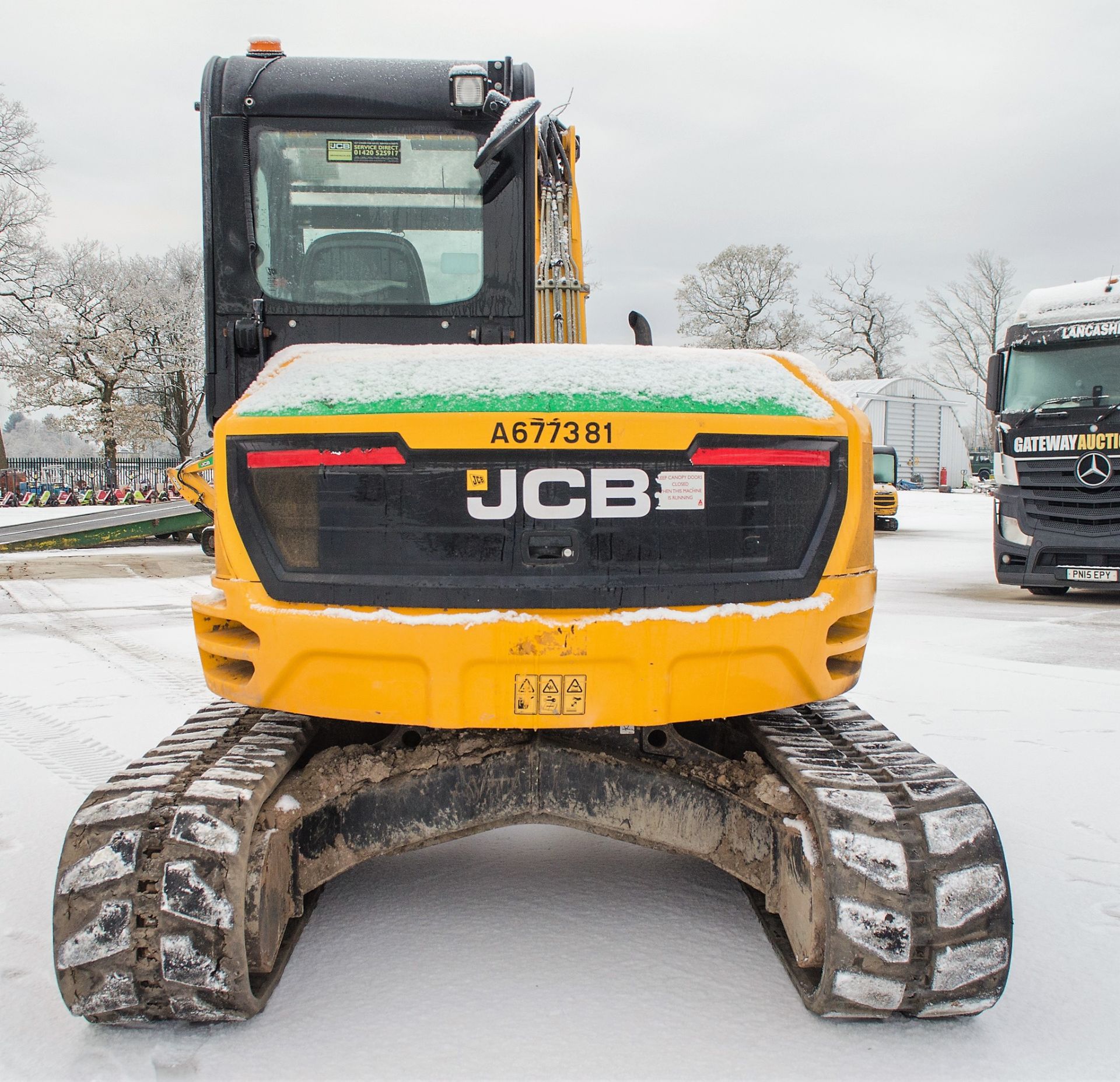 JCB 85Z-1 ECO 8.52 tonne rubber tracked midi excavator Year: 2015 S/N:2249118 Recorded hours: 3374 - Image 6 of 23
