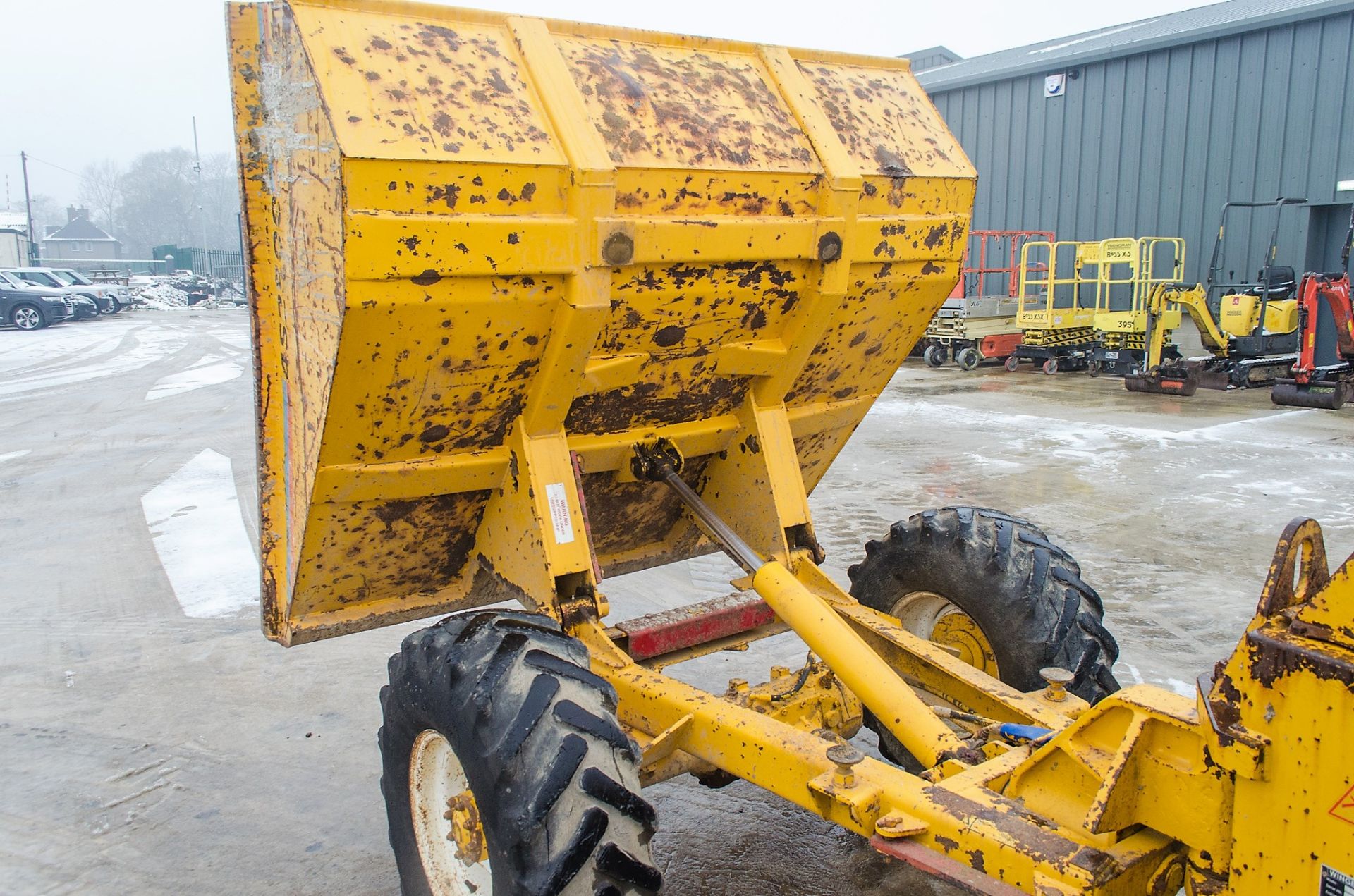 Winget 4S2500 2.5 tonne straight skip dumper Year: 1995 S/N: 25004 Recorded Hours: Not displayed ( - Image 10 of 23