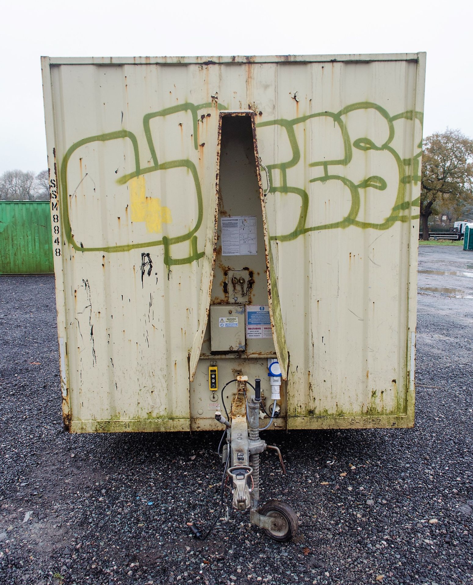 Groundhog GP3600 12' x 8' fast tow welfare unit comprising canteen area, W.C. and generator room c/w - Image 5 of 11